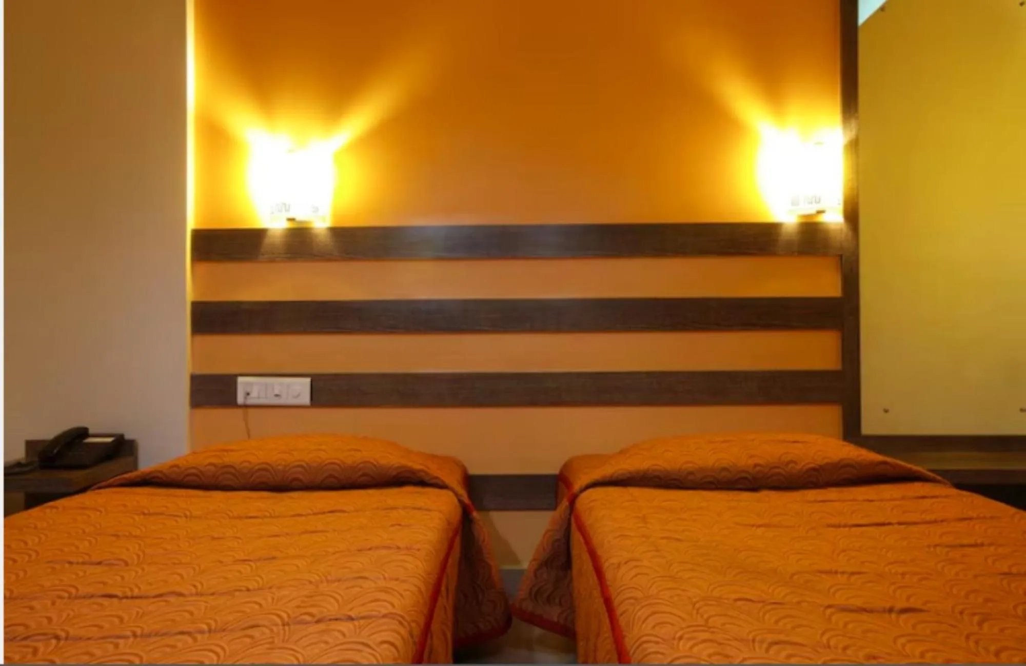 Hotel Orient Crown, Kolhapur