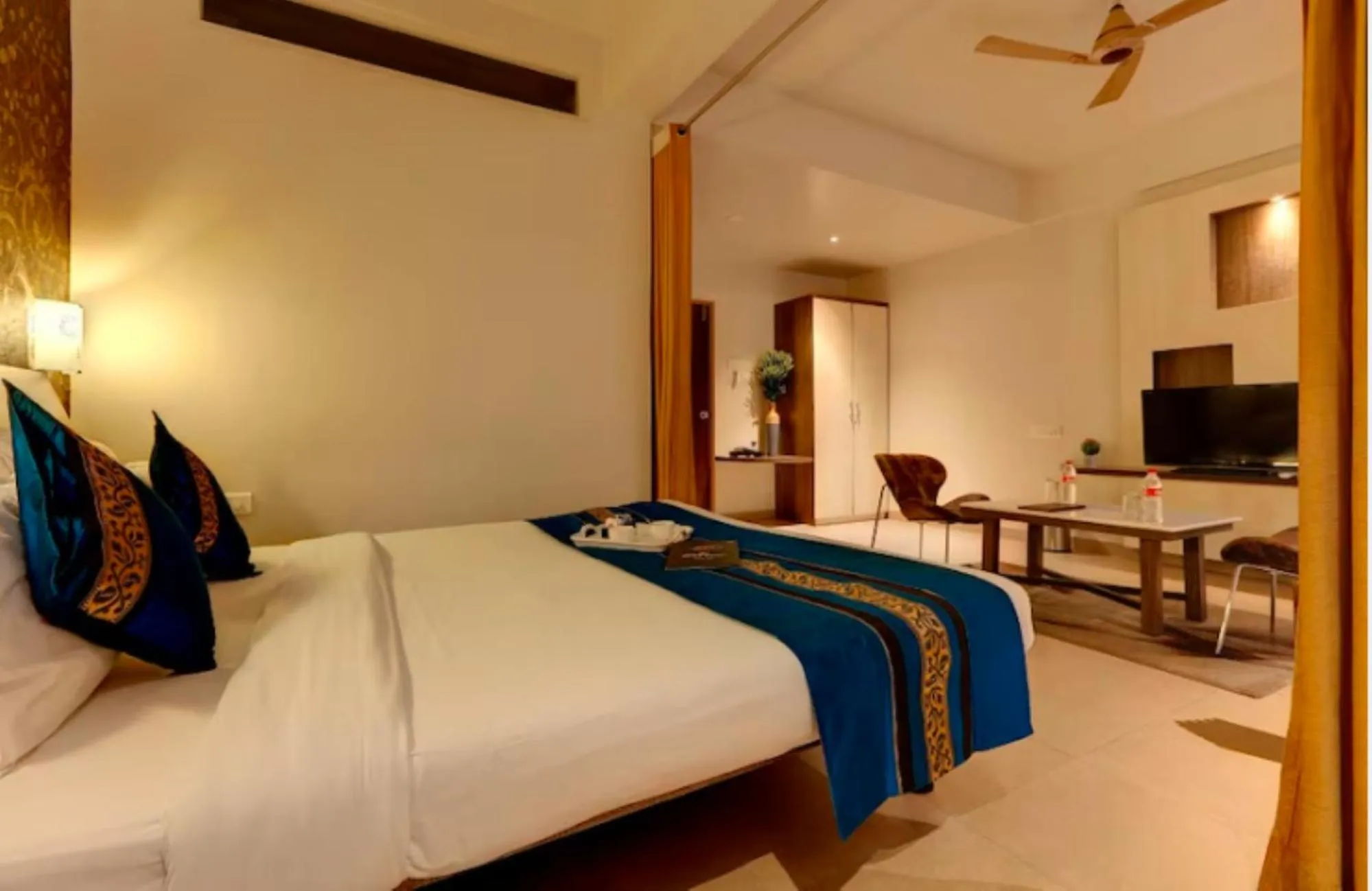 Bed in Hotel Orient Crown, Kolhapur