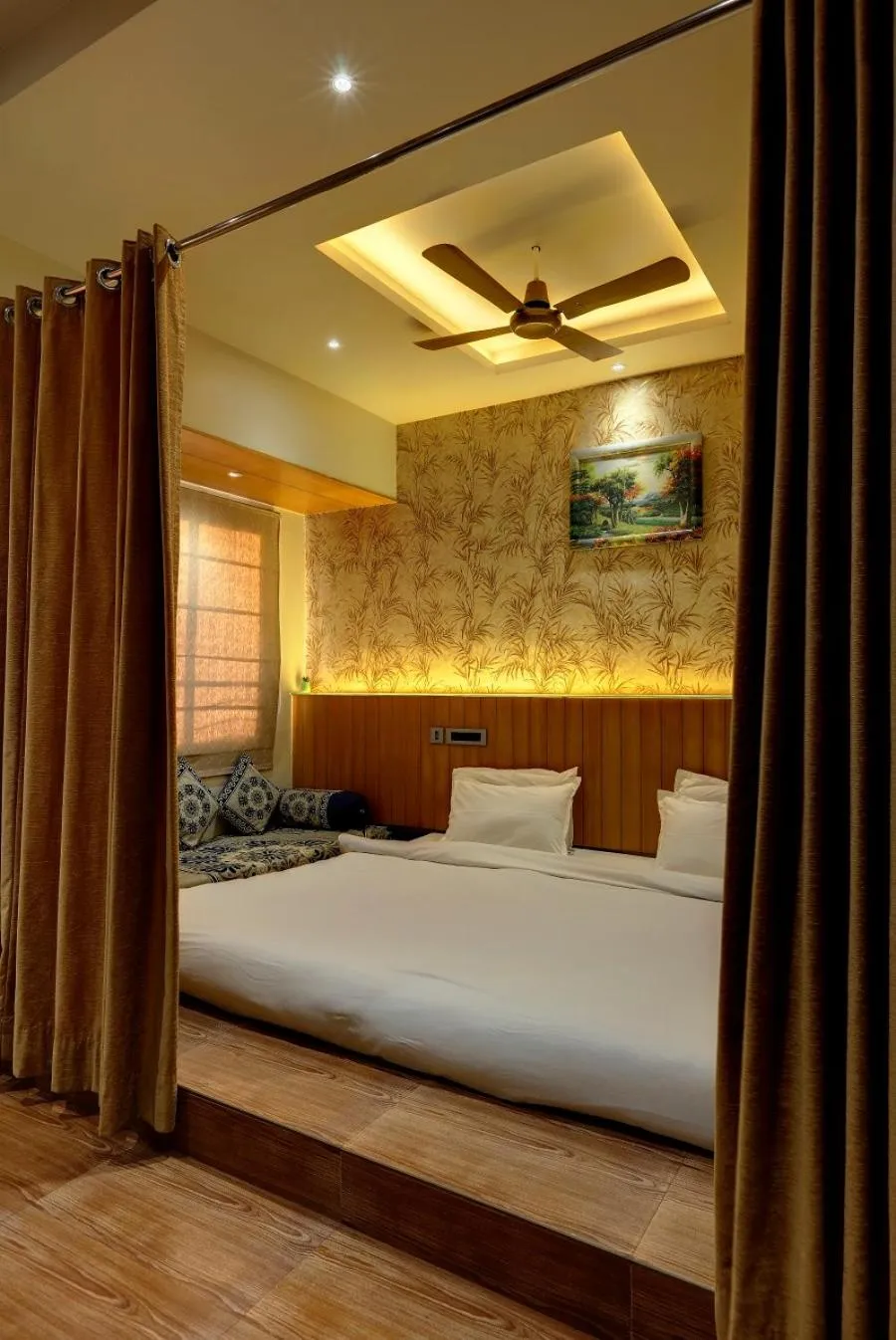Bed in Hotel Orient Crown, Kolhapur
