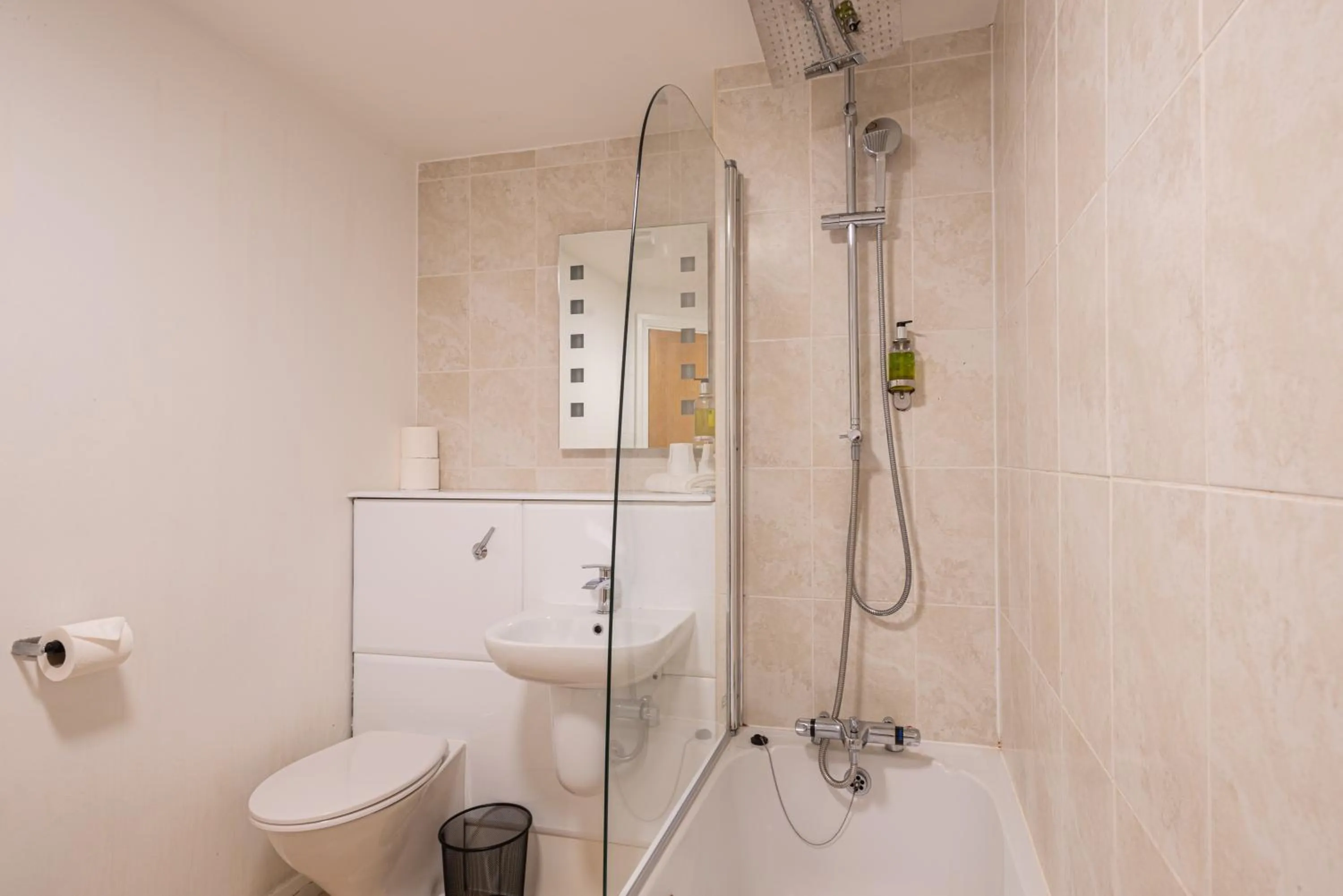 Shower in Castlefield Hotel