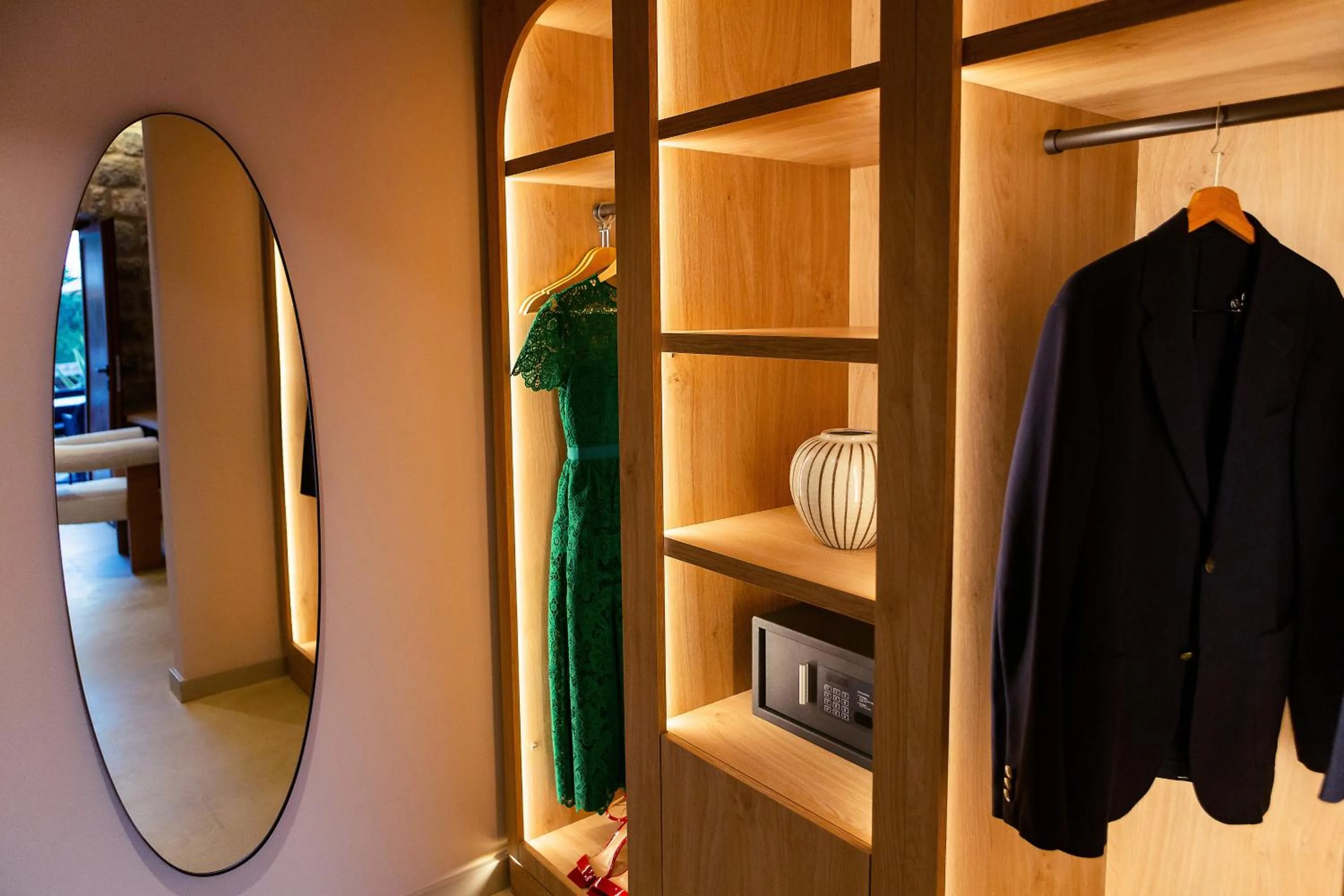 wardrobe in Boutique hotel Ruzmarin SPA & Garden by Aycon