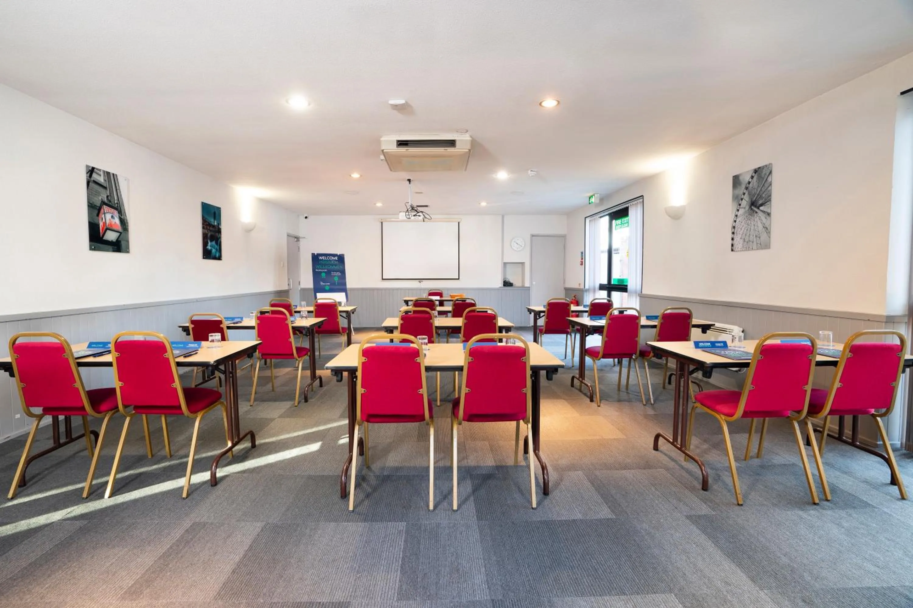 Meeting/conference room in Campanile Manchester