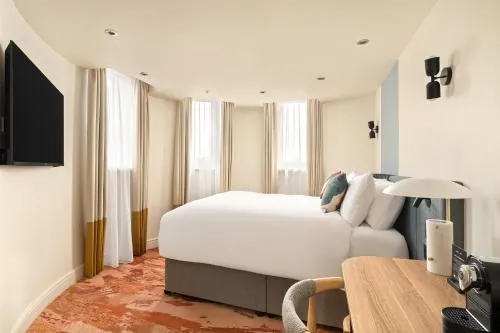 London Bloomsbury Square Hotel by IHG
