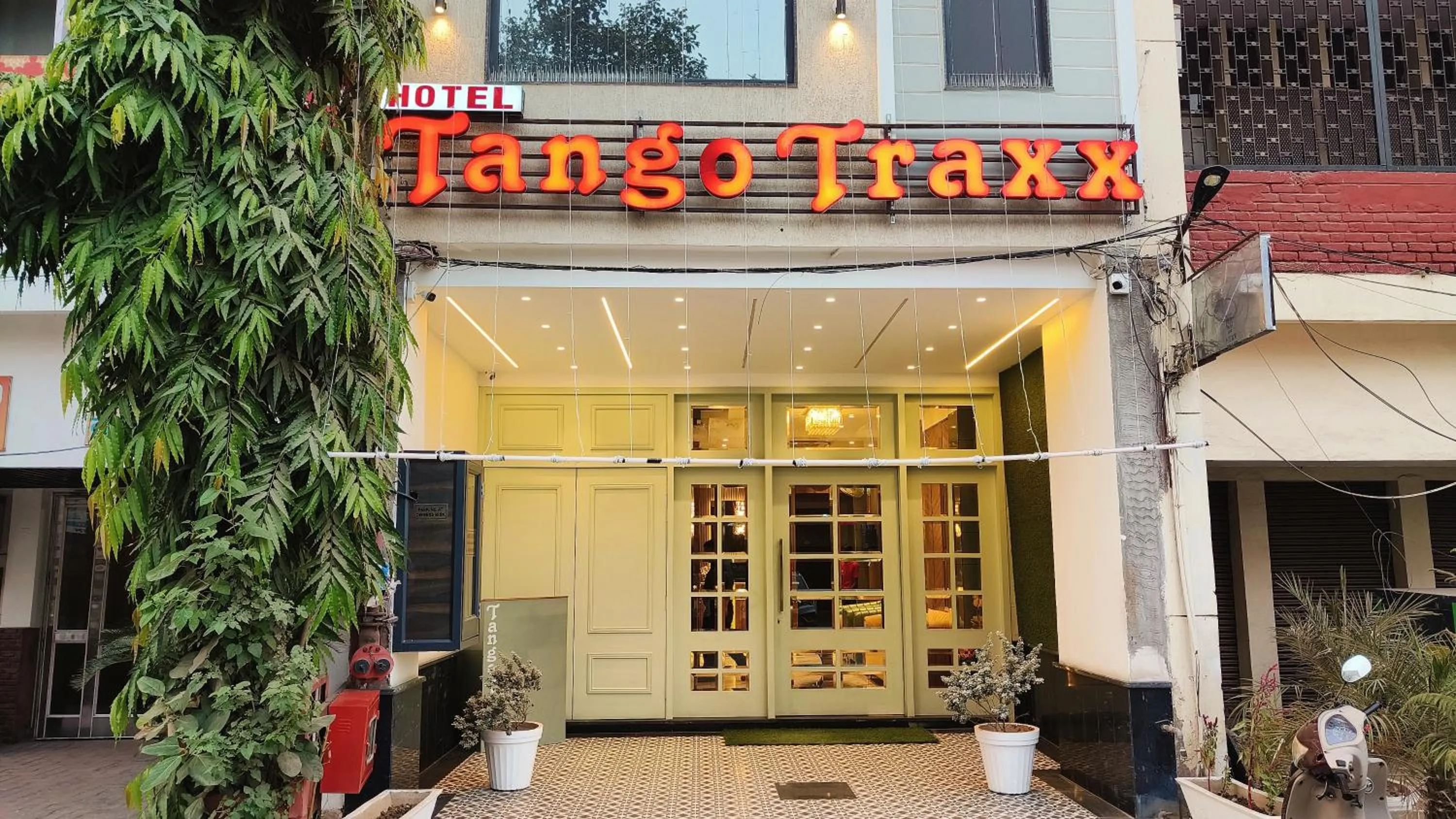 Property building in Hotel Tango Traxx