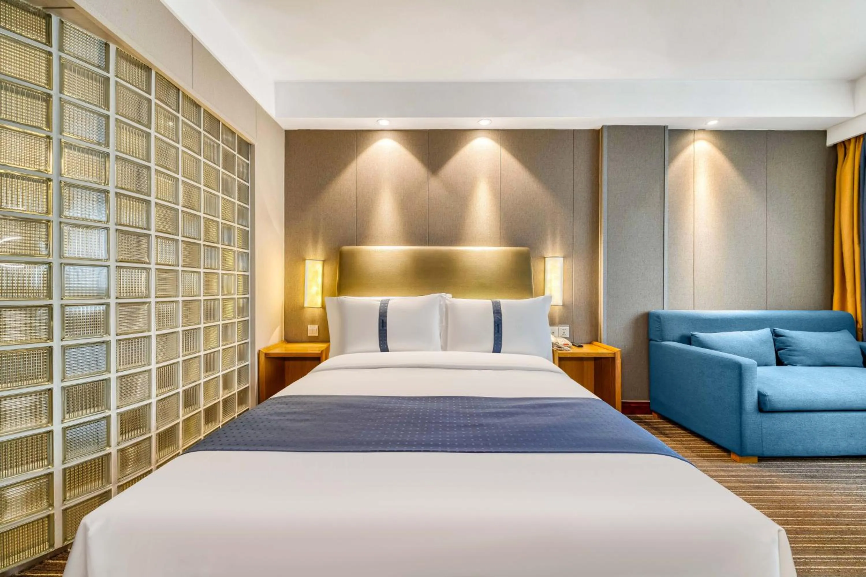 Bed in Hangzhou Haixin Hotel