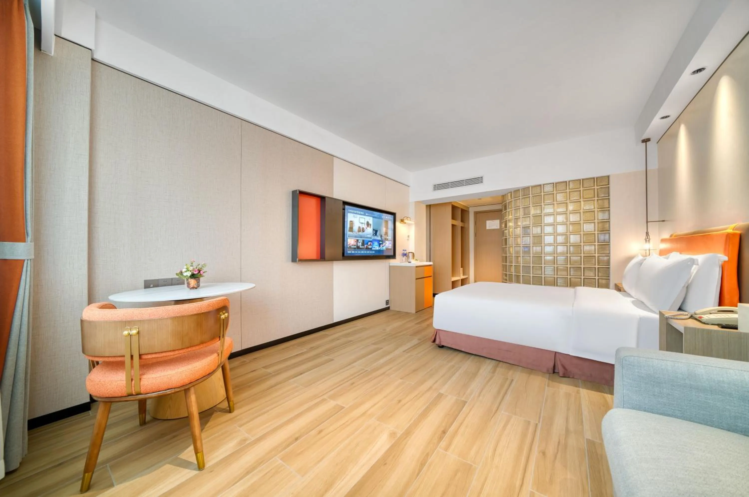 Photo of the whole room, Bed in Hangzhou Haixin Hotel
