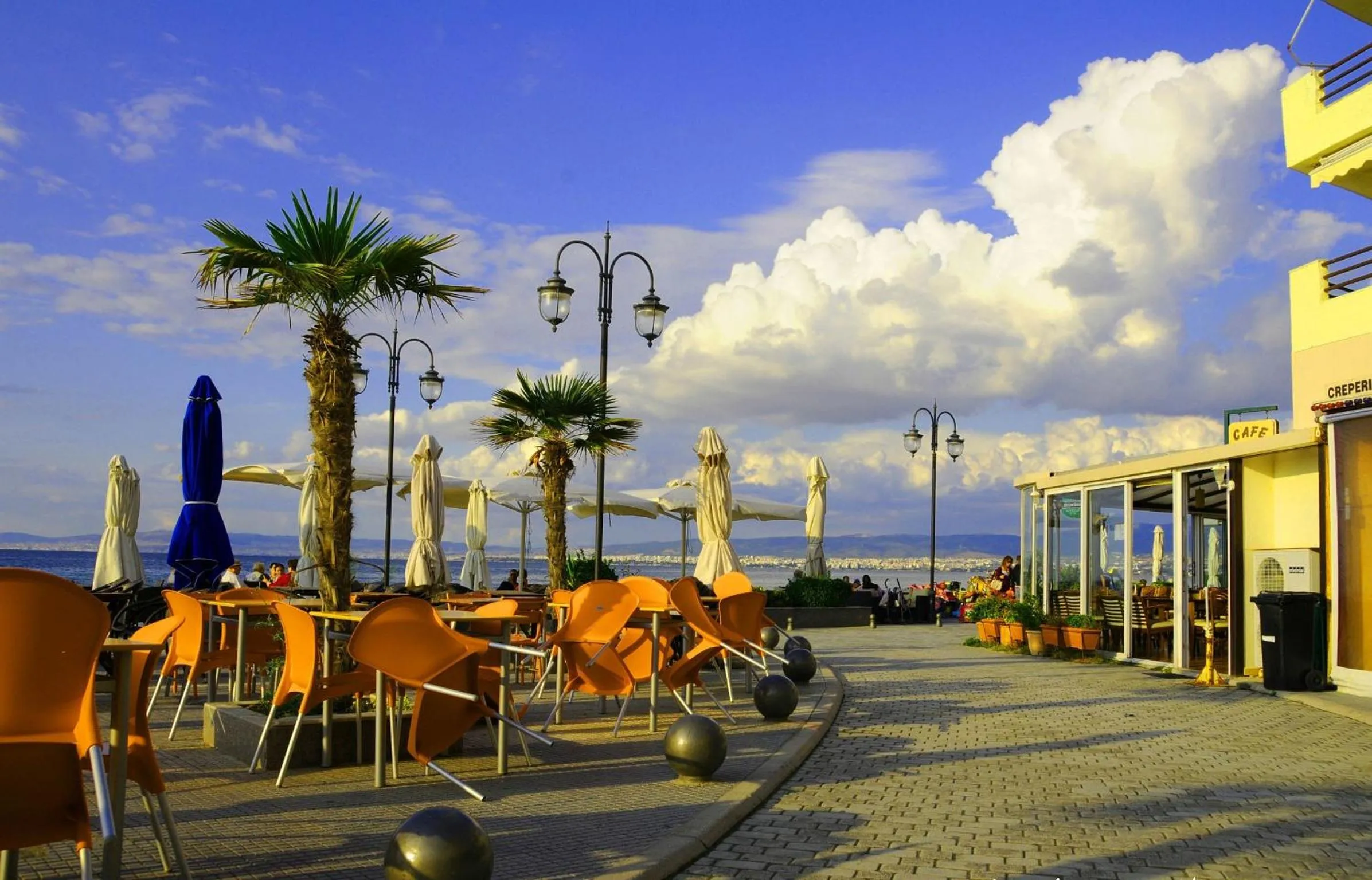 Area and facilities in Hotel Avra