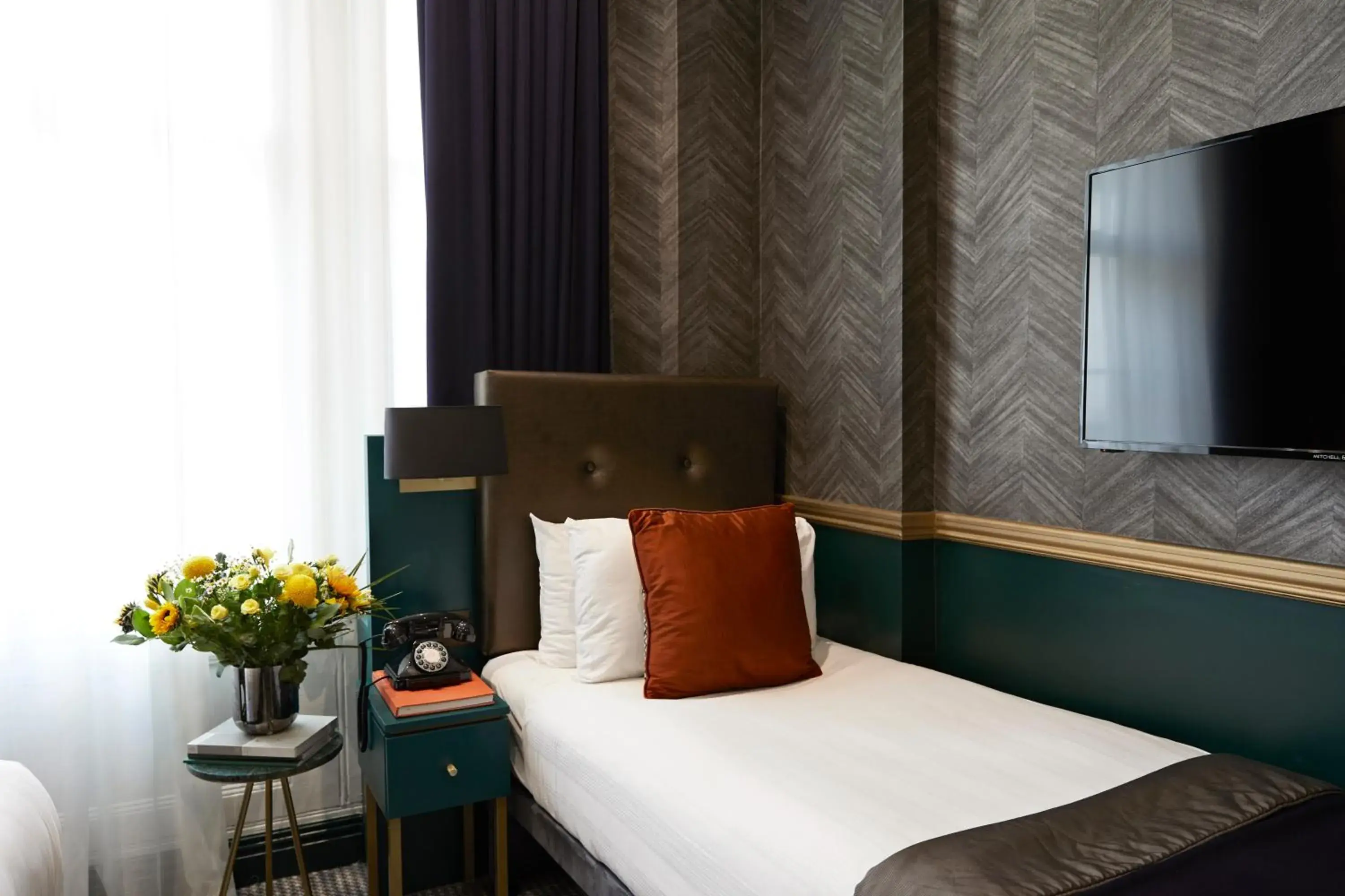 Double Room with Extra Bed in The Portico Hotel Double Room with Extra Bed in The Portico Hotel