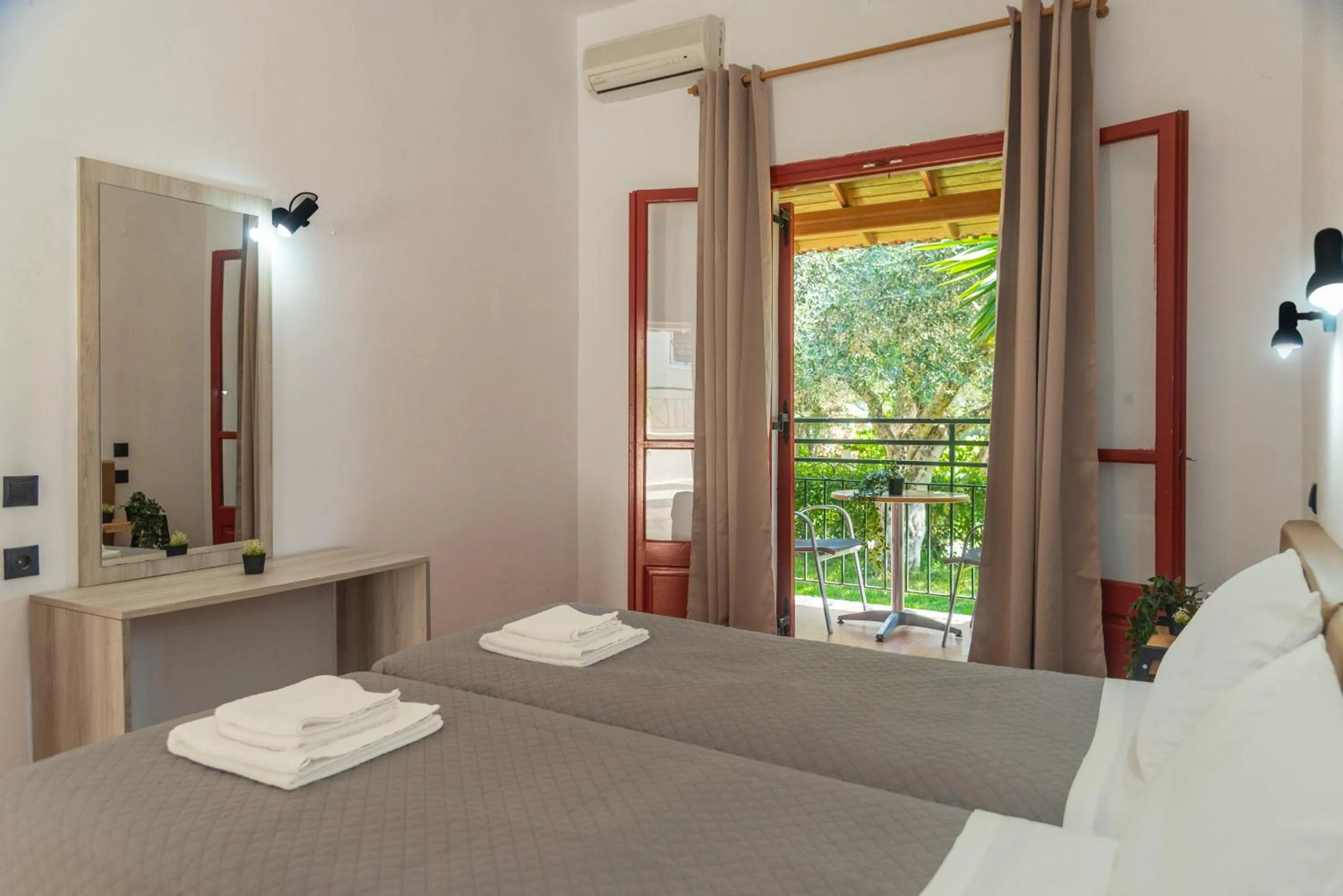 Photo of the whole room, Bed in Calypso Resort Kavos