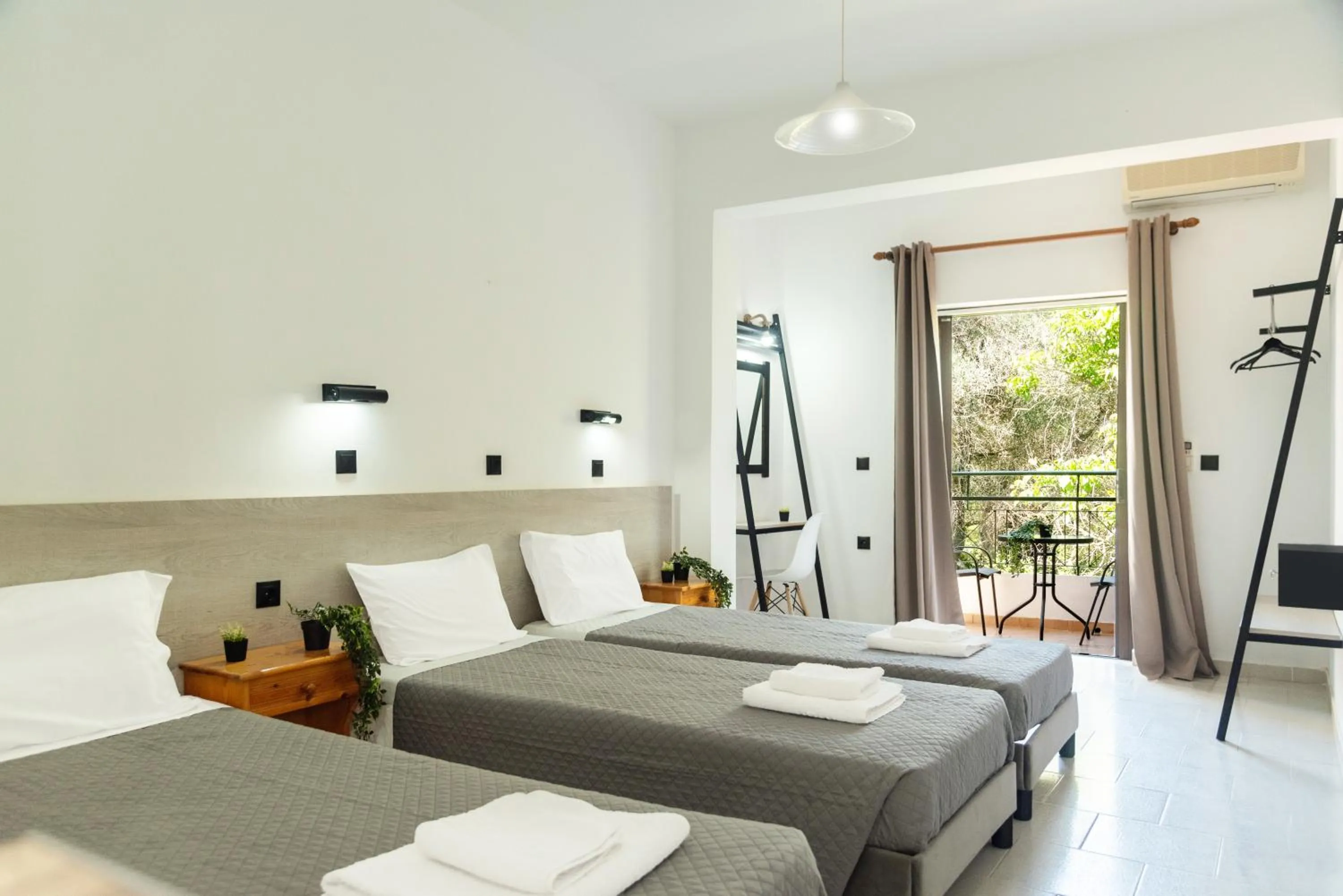 Photo of the whole room, Bed in Calypso Resort Kavos