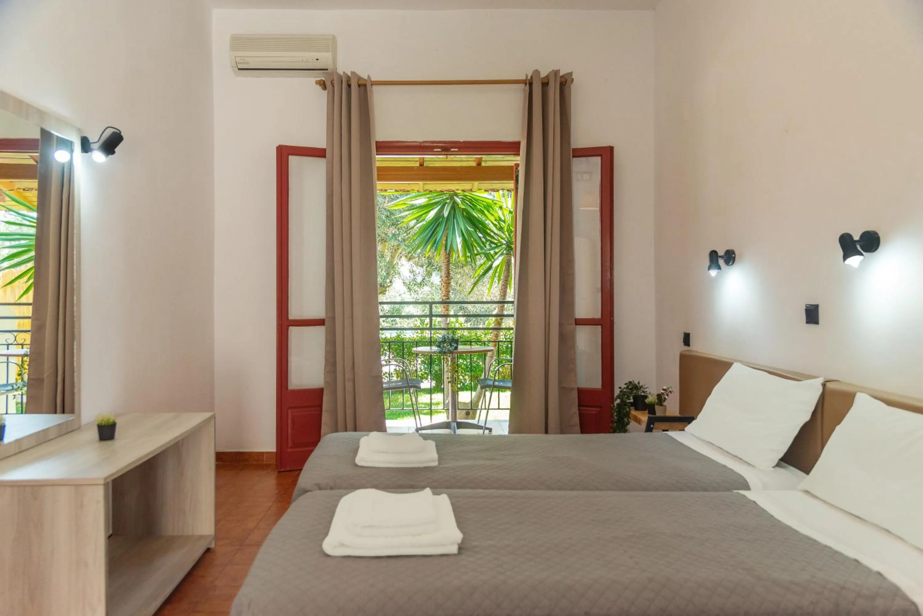 Photo of the whole room, Bed in Calypso Resort Kavos