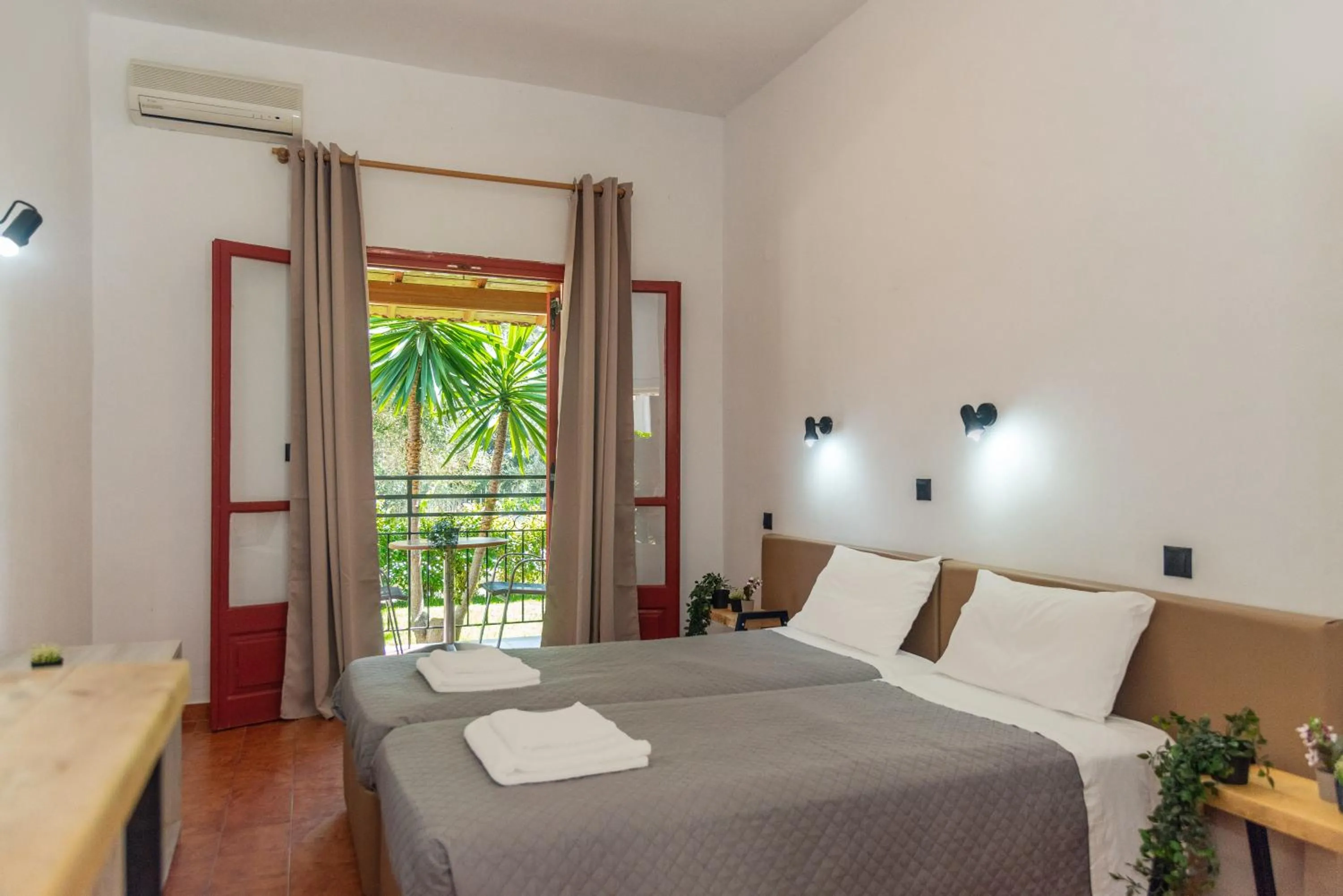 Bedroom, Bed in Calypso Resort Kavos