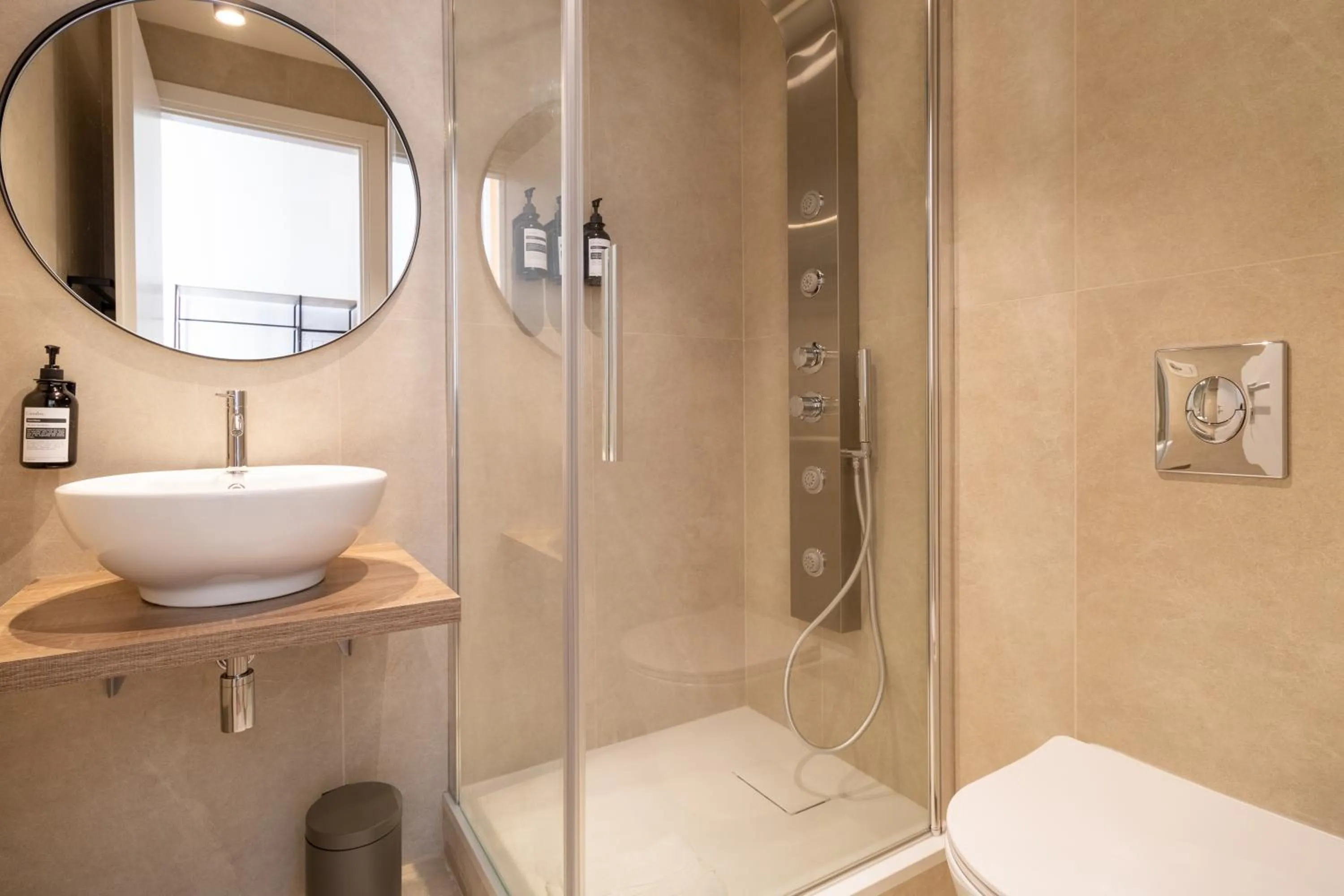 Shower in Guesthouse Emilio