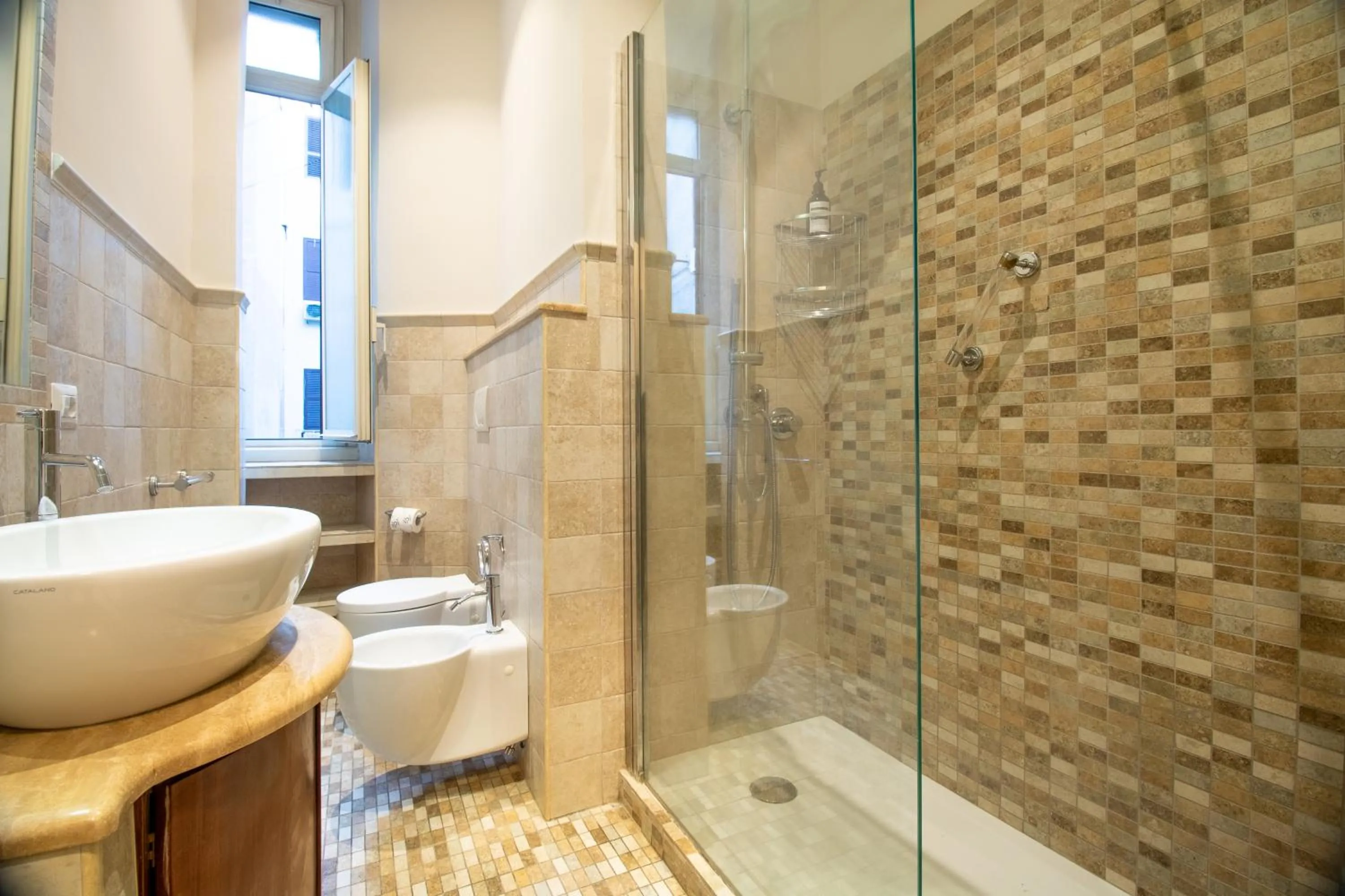 Shower in Guesthouse Emilio