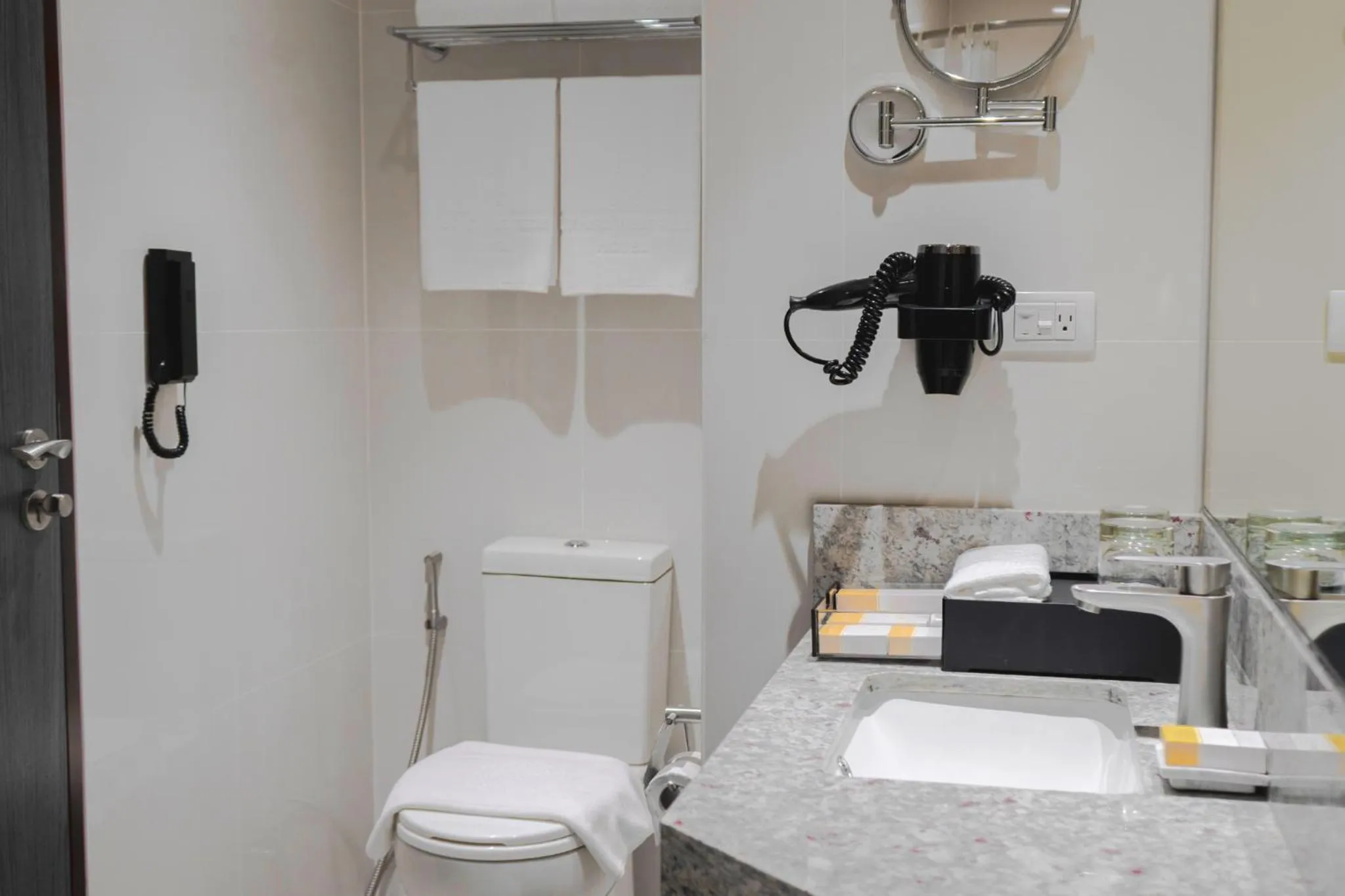 Shower in Grand Westside Manila Bay