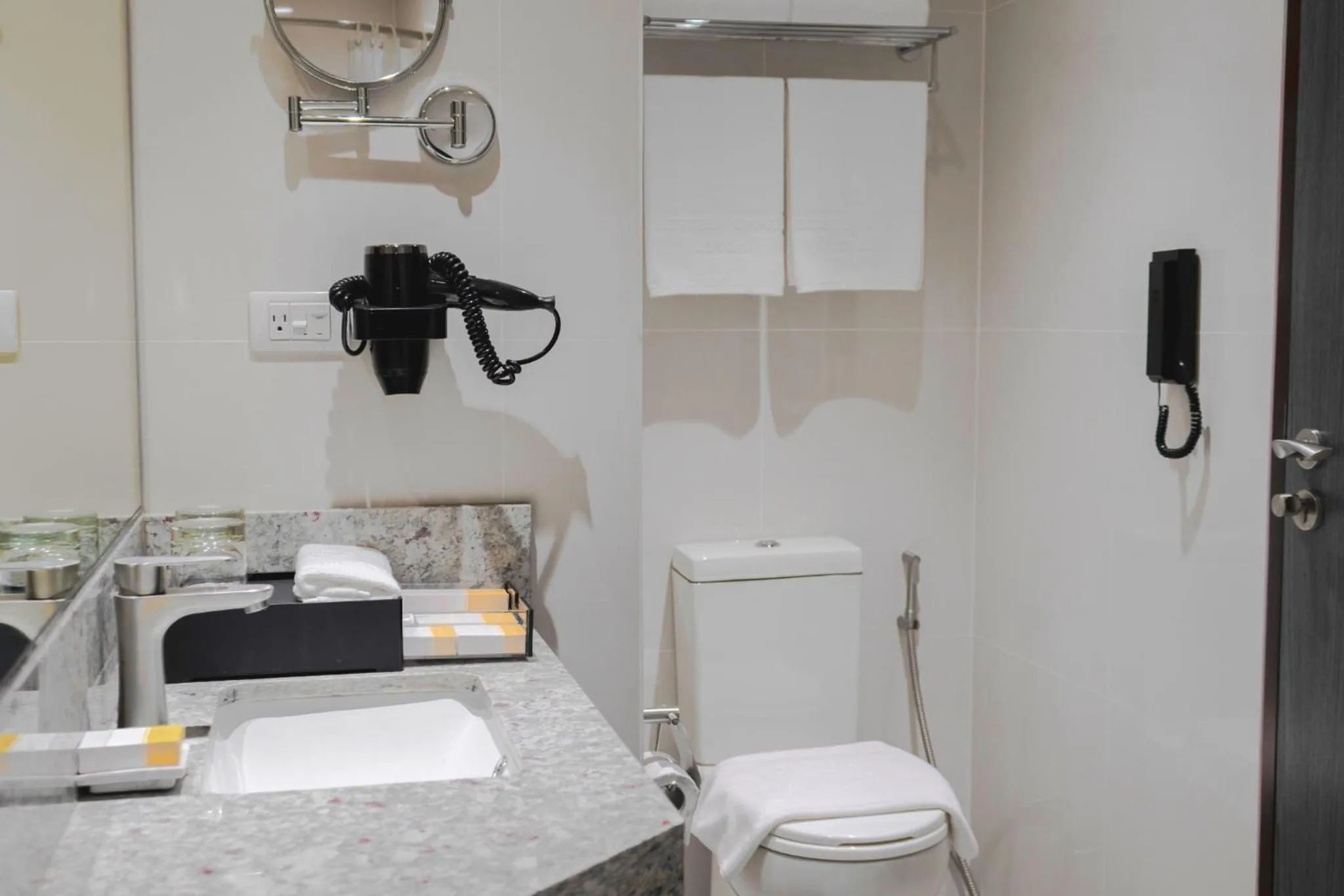 Shower in Grand Westside Manila Bay