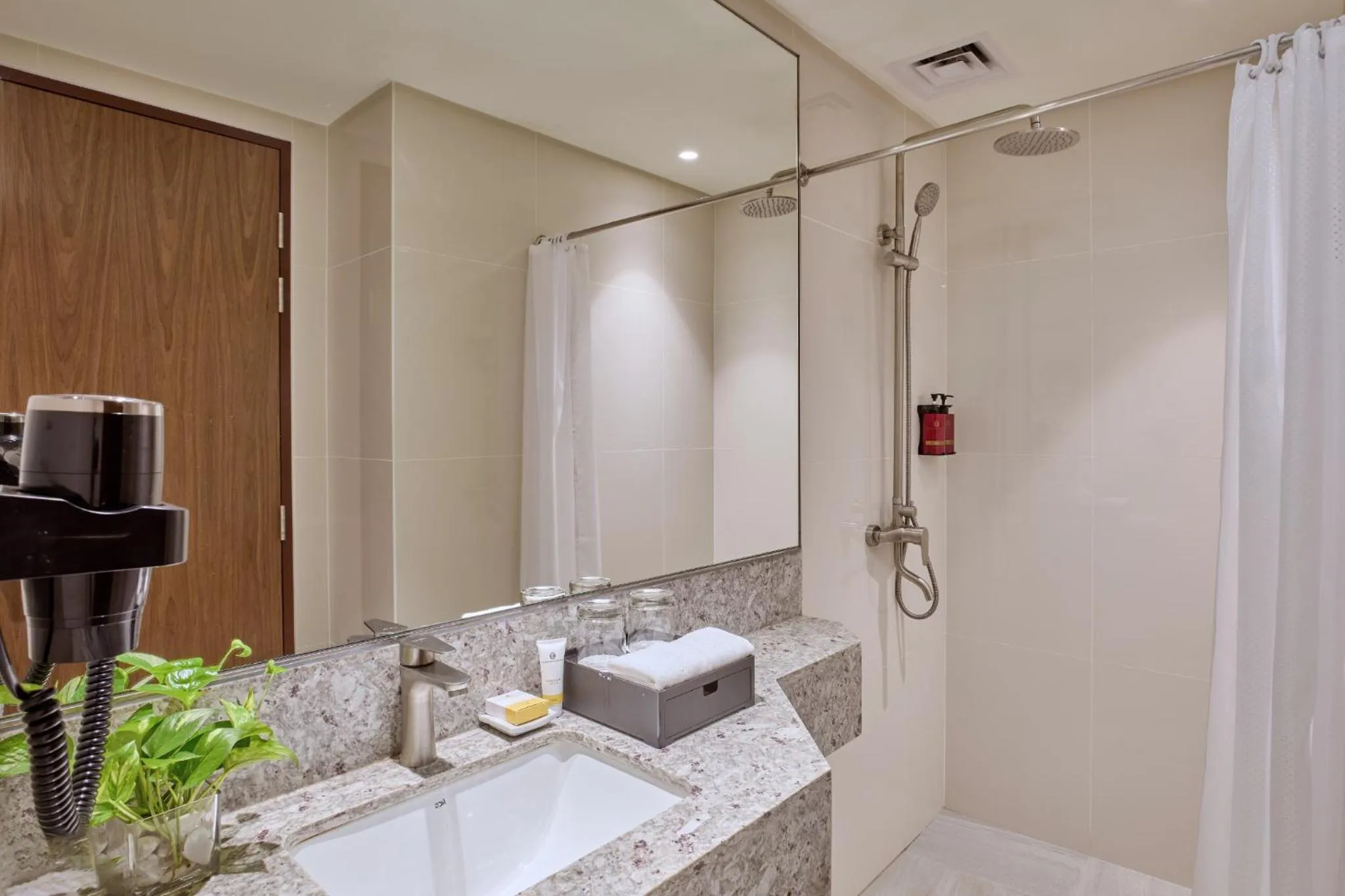 Shower in Grand Westside Manila Bay