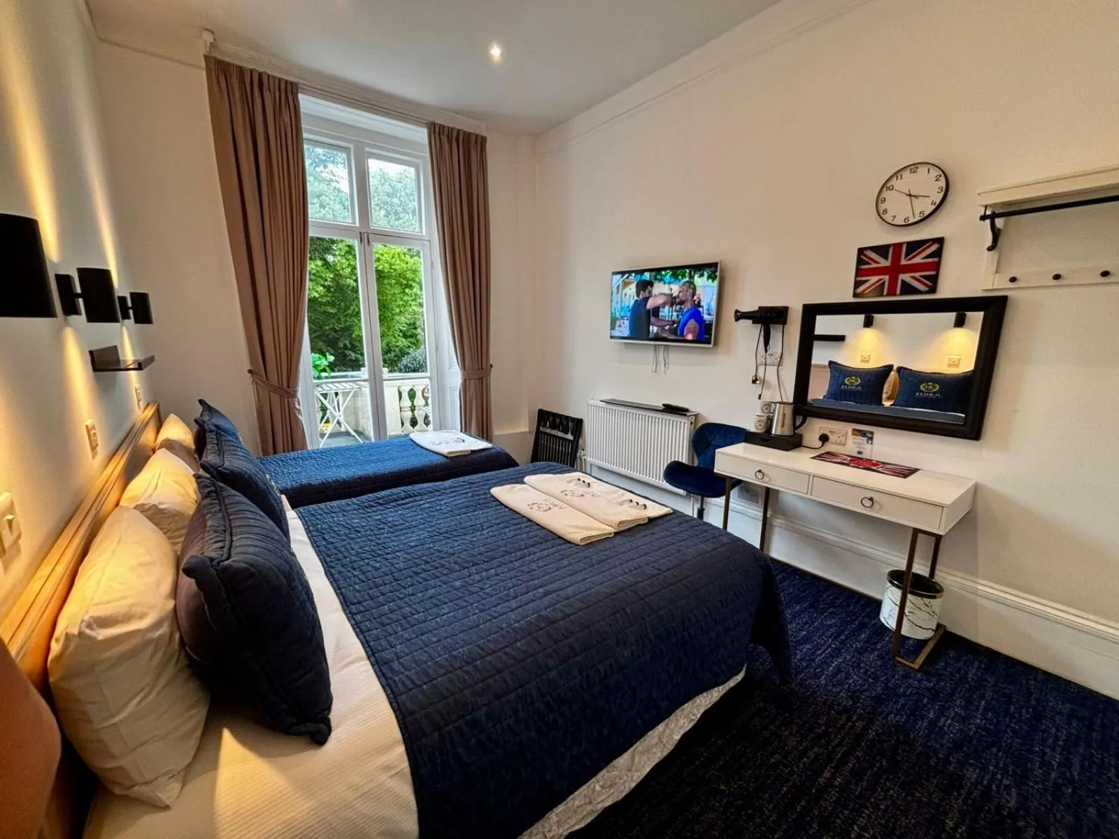 Bed in Jubilee Hotel Victoria