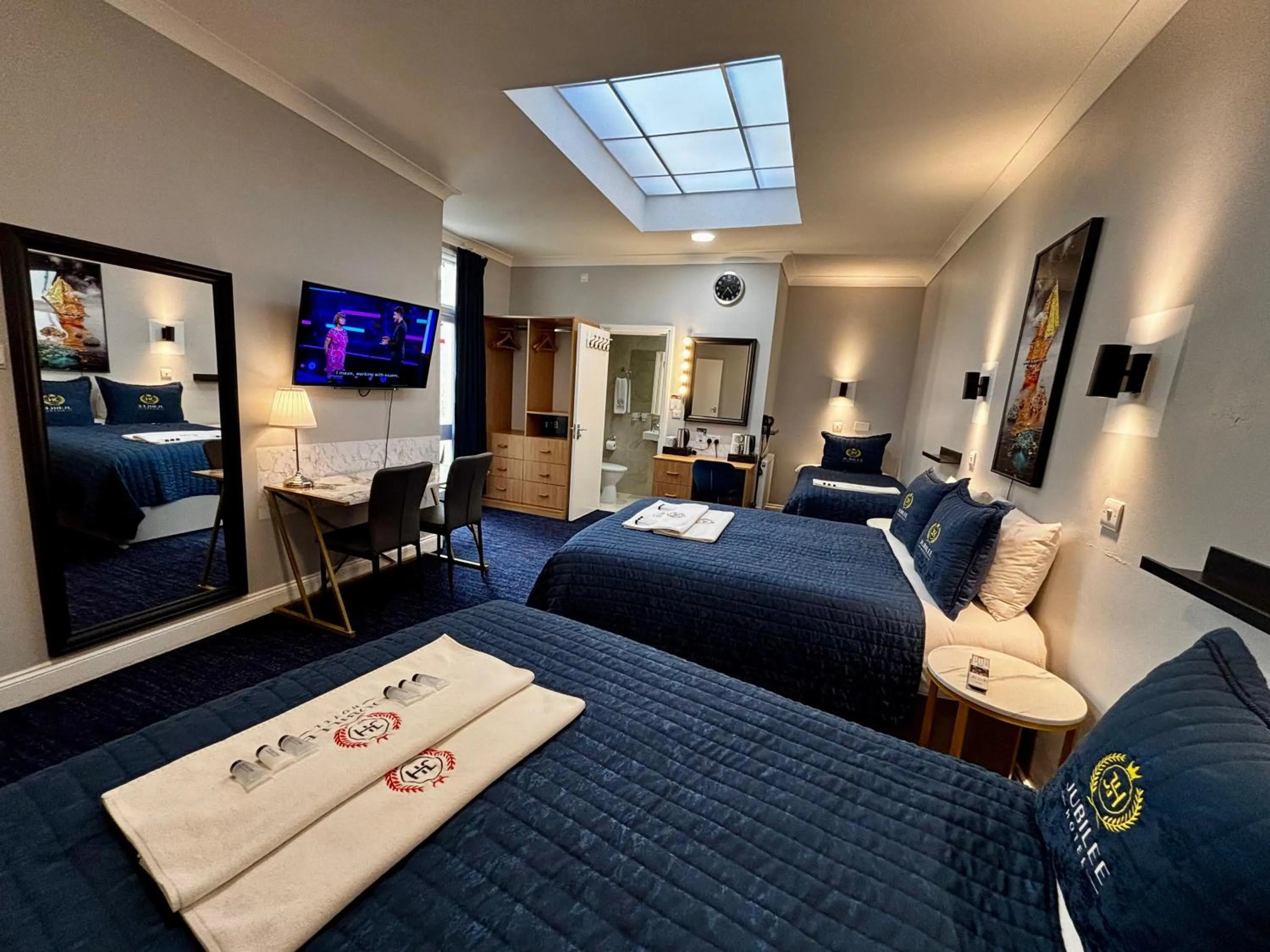 Bed in Jubilee Hotel Victoria