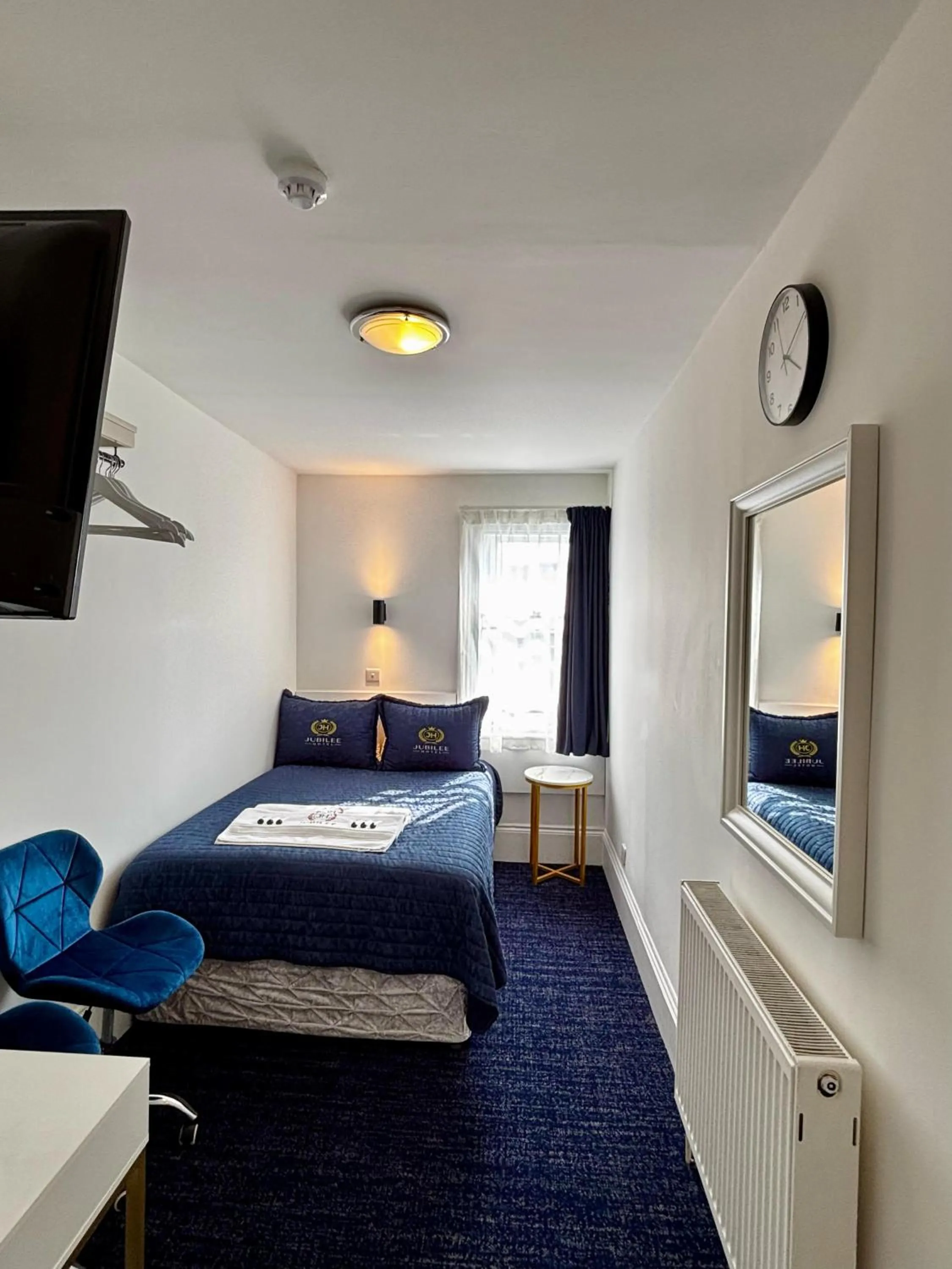 Bed in Jubilee Hotel Victoria