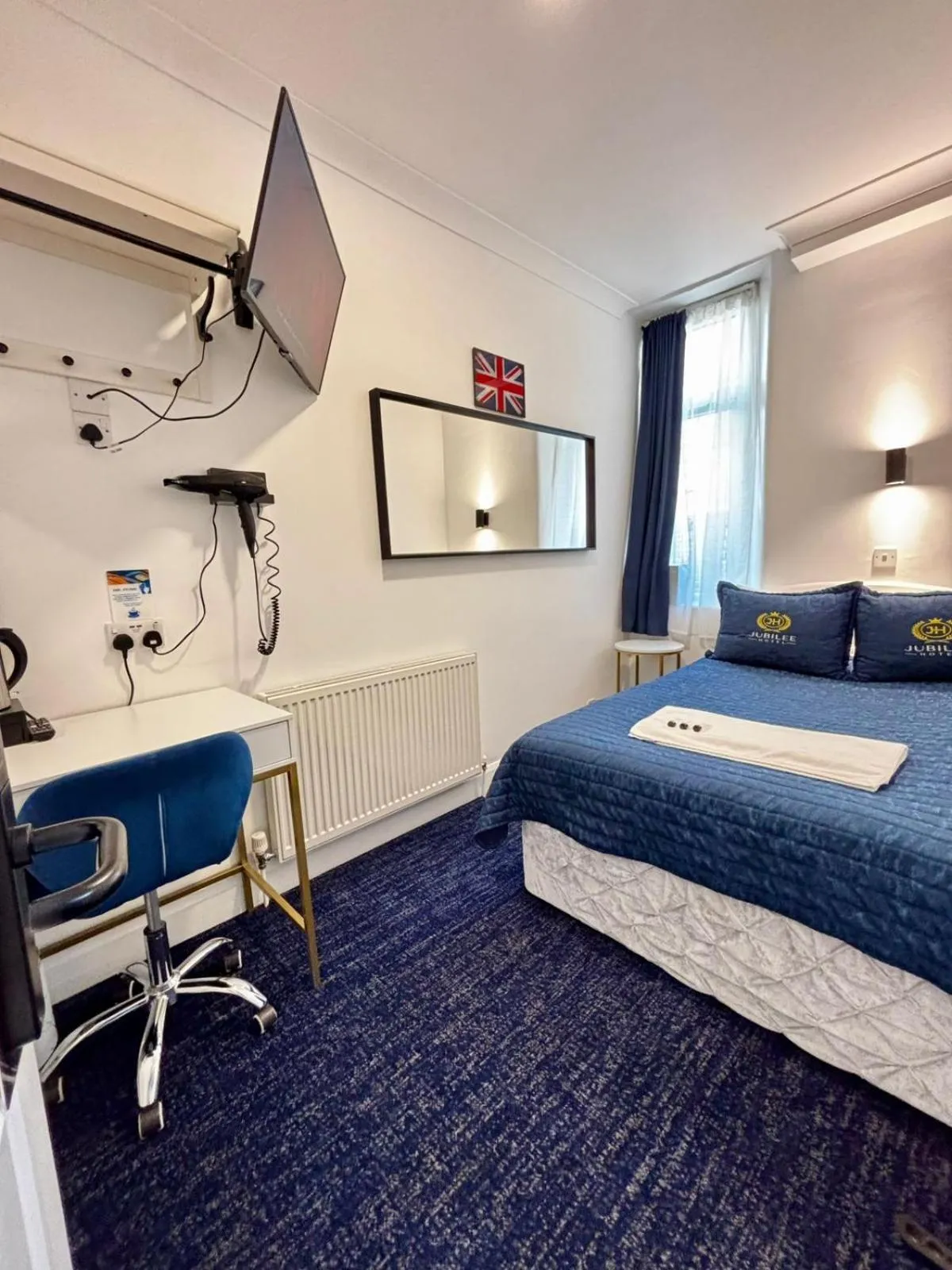 Bed in Jubilee Hotel Victoria