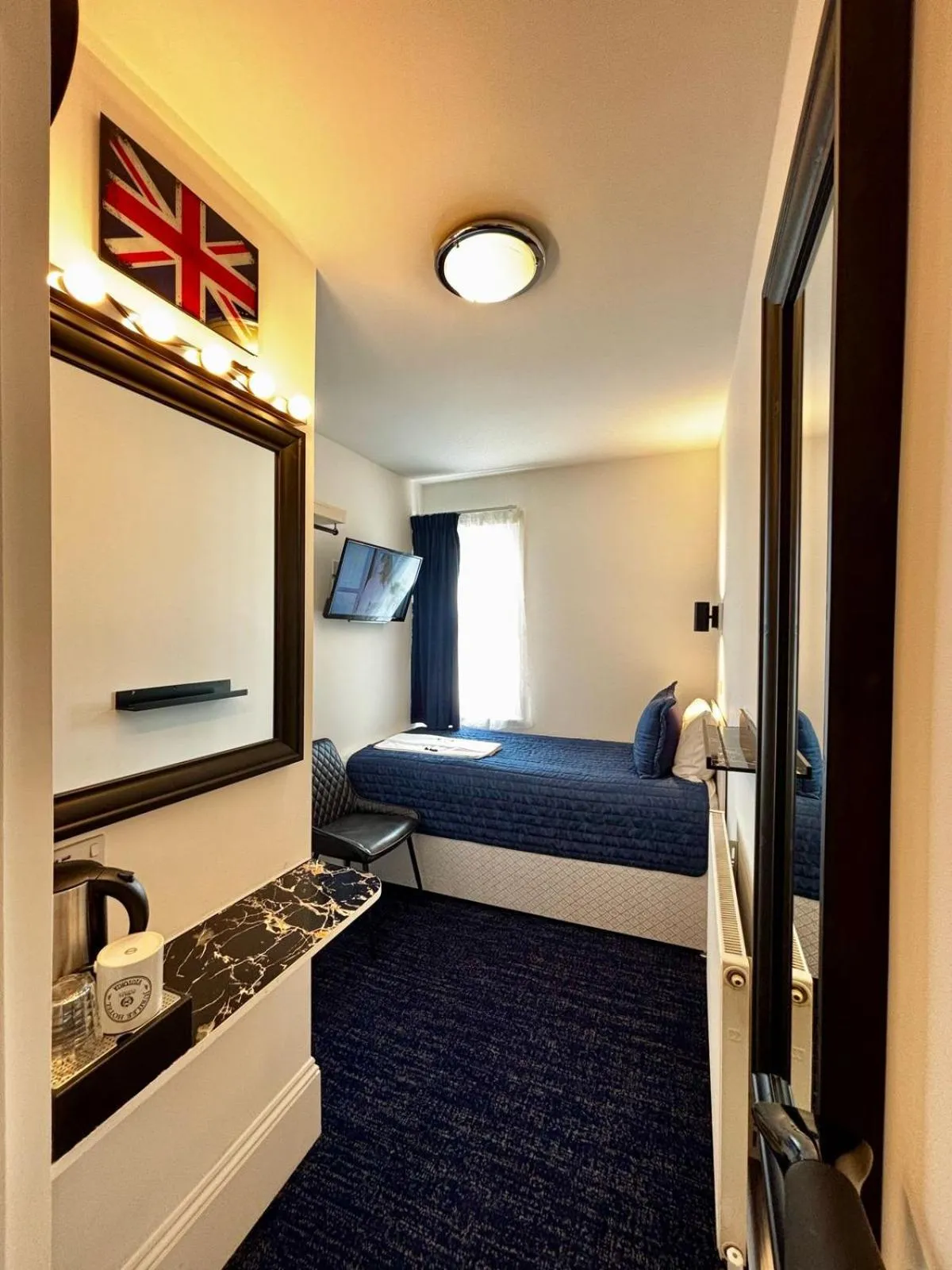 Bed in Jubilee Hotel Victoria