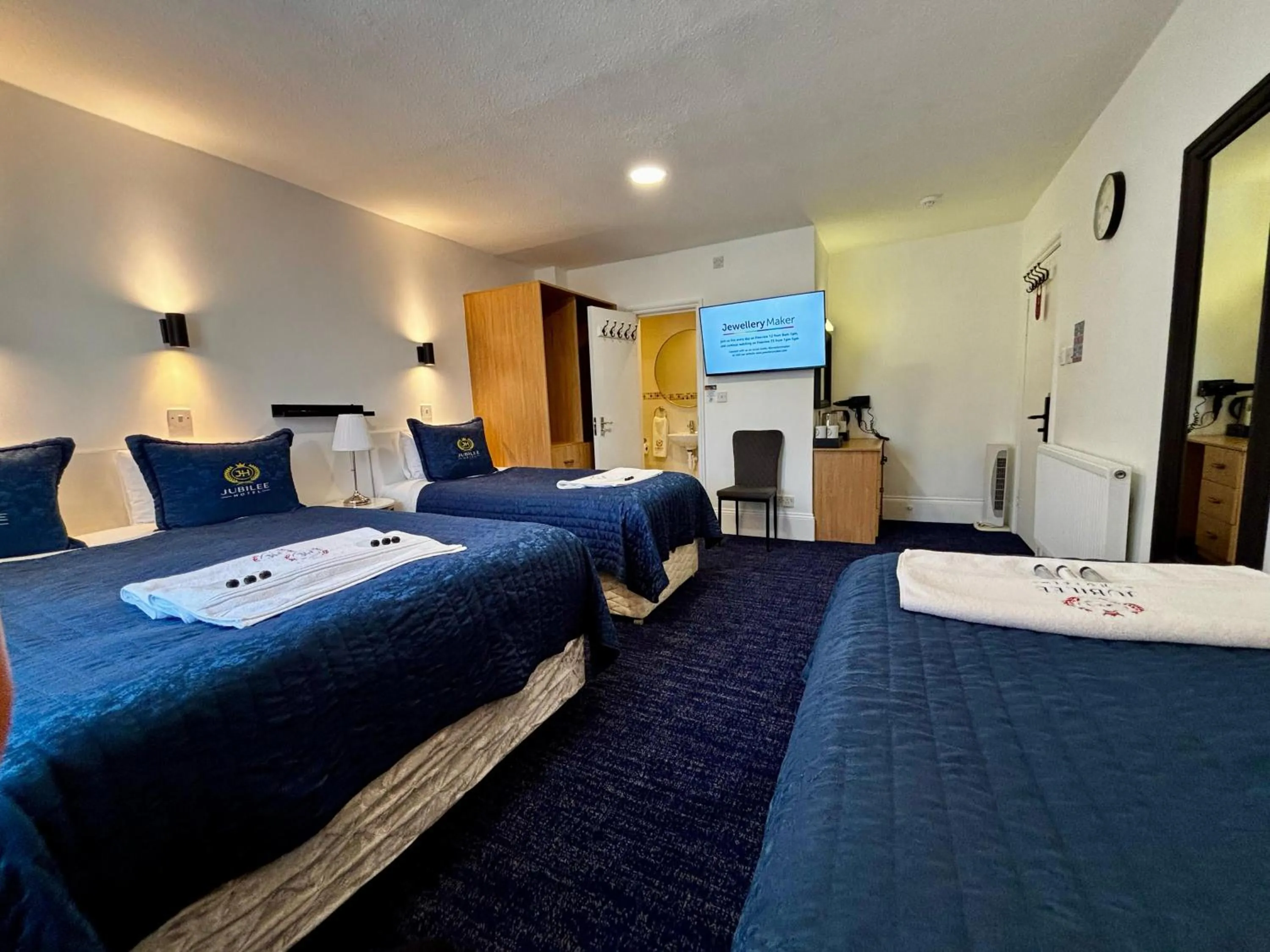 Bed in Jubilee Hotel Victoria