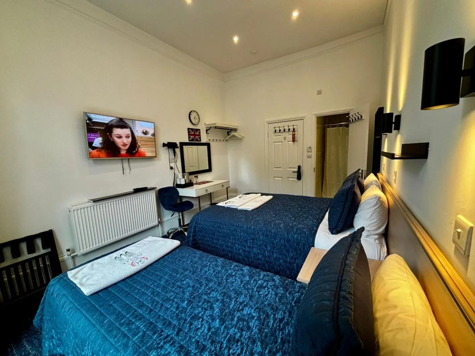 Bed in Jubilee Hotel Victoria