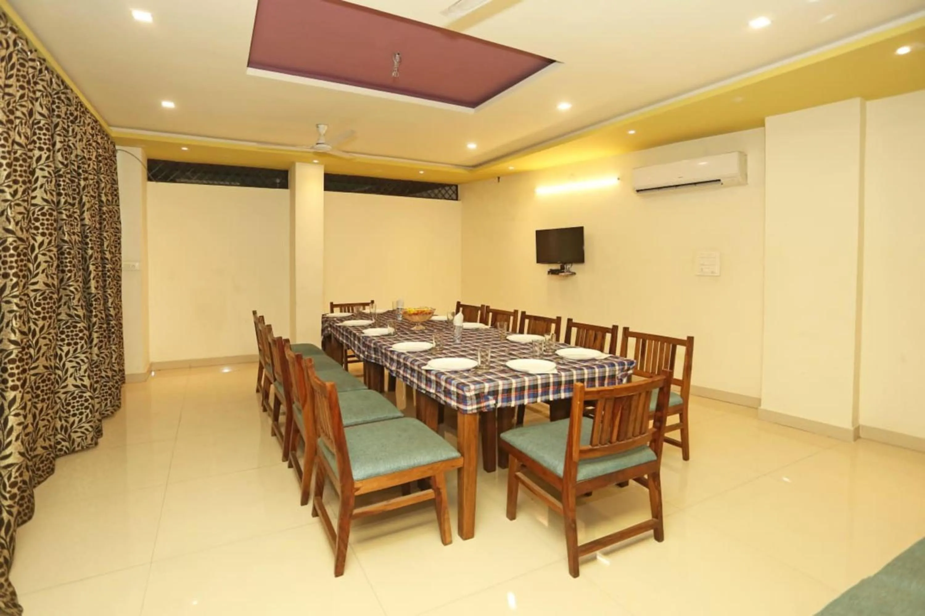 Restaurant/places to eat in Hotel Global Inn