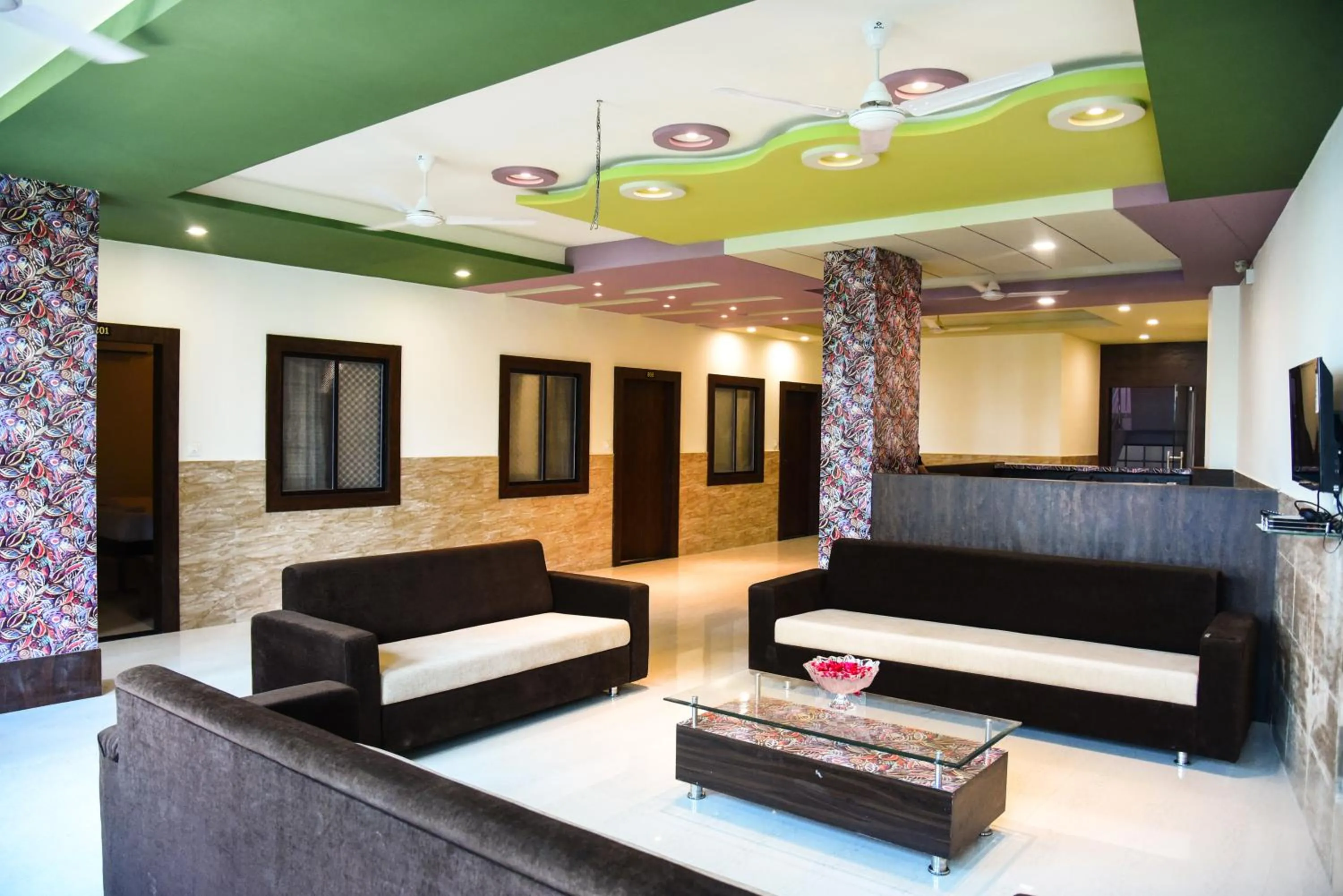 Seating area in Hotel Global Inn