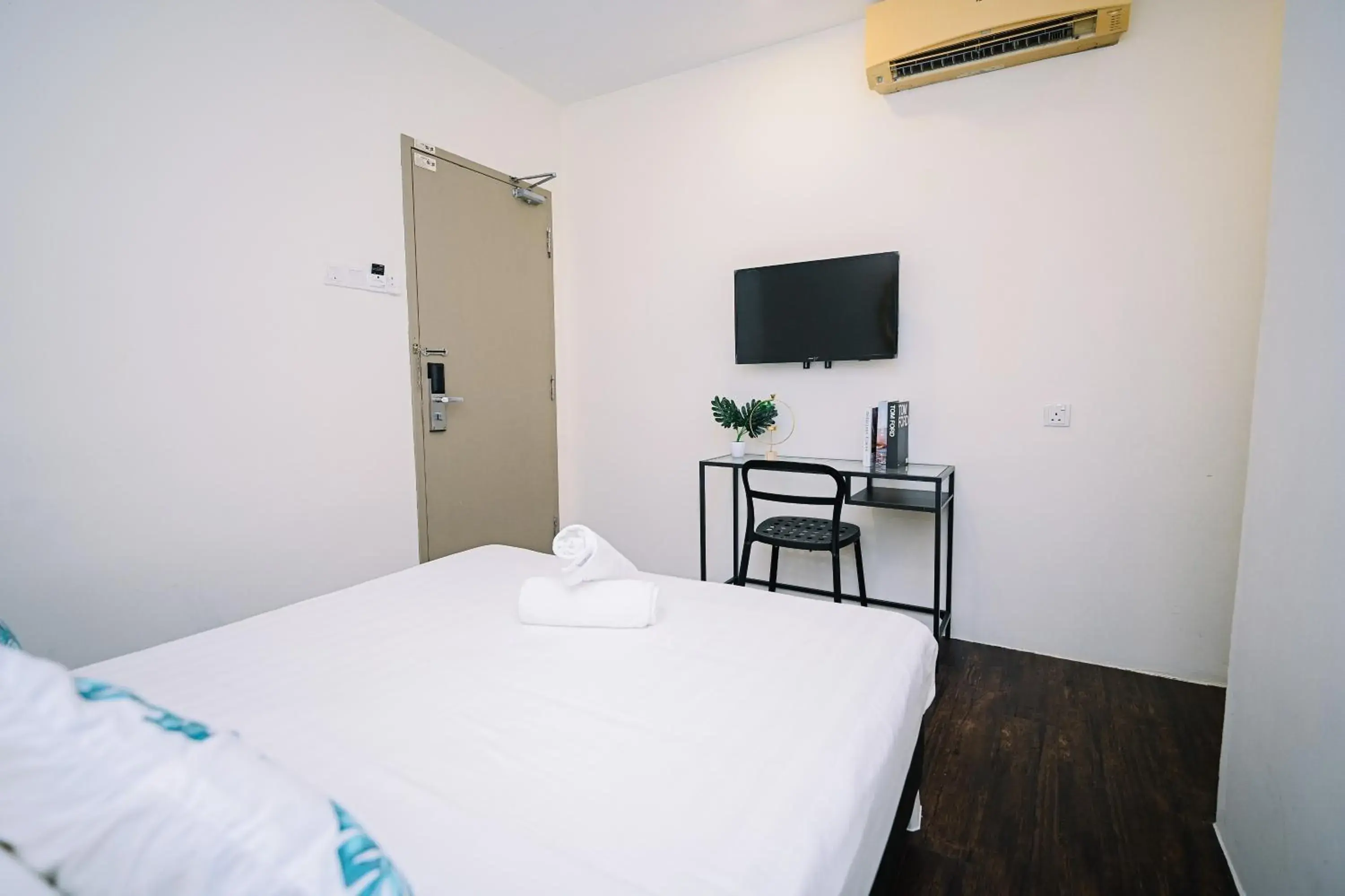 Bed in Swing & Pillows - Z Hotel Cyberjaya Bed in Swing & Pillows - Z Hotel Cyberjaya