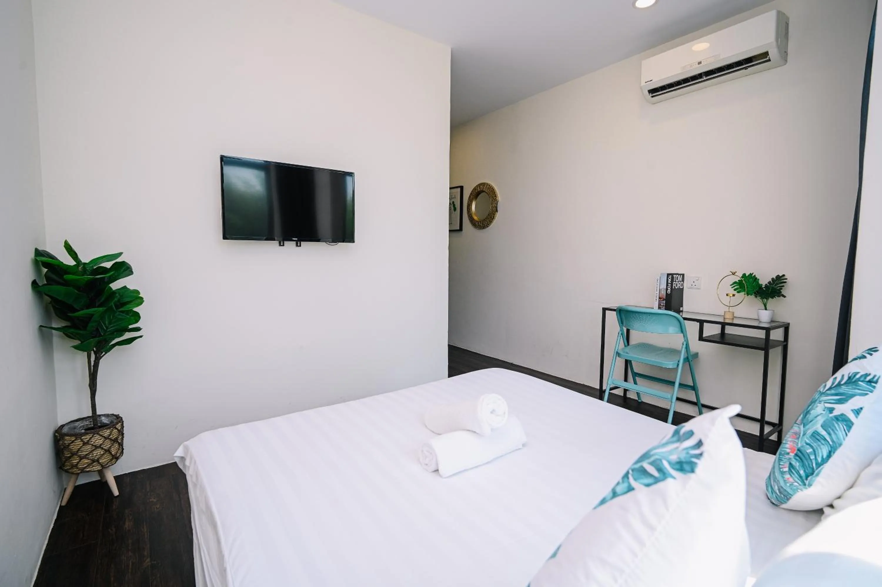 Bed in Swing & Pillows - Z Hotel Cyberjaya