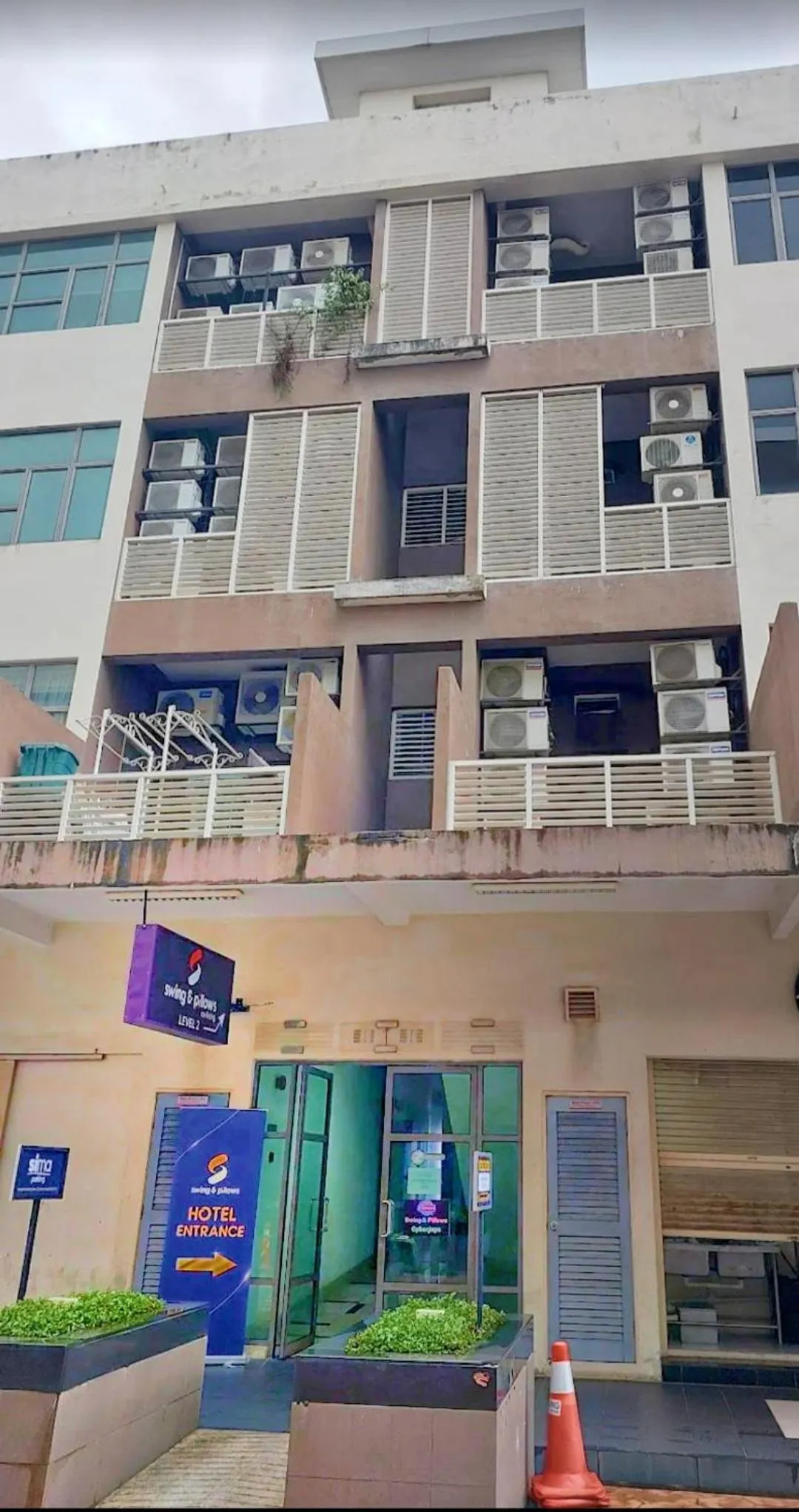 Swing & Pillows - Z Hotel Cyberjaya