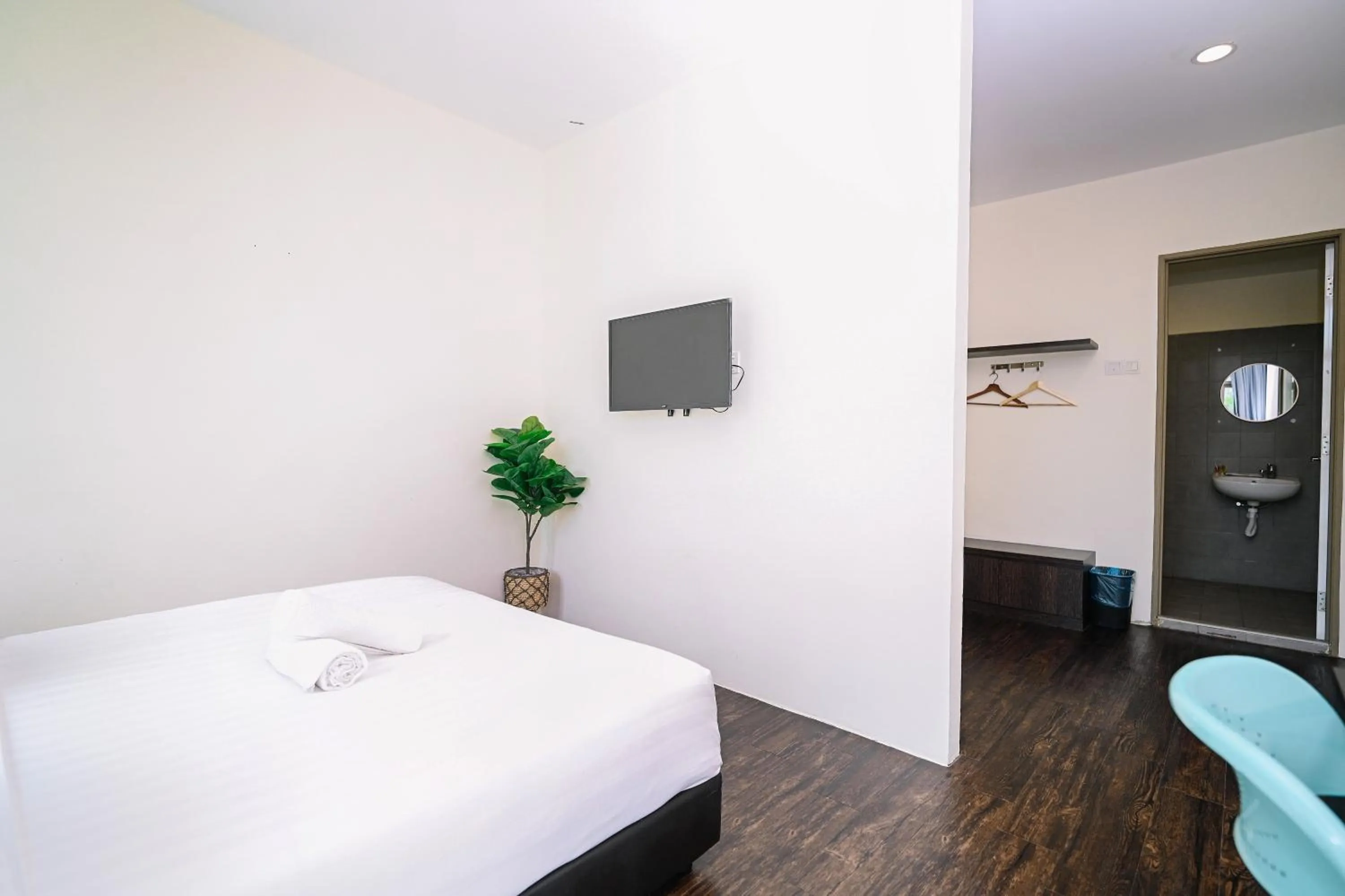 Bed in Swing & Pillows - Z Hotel Cyberjaya