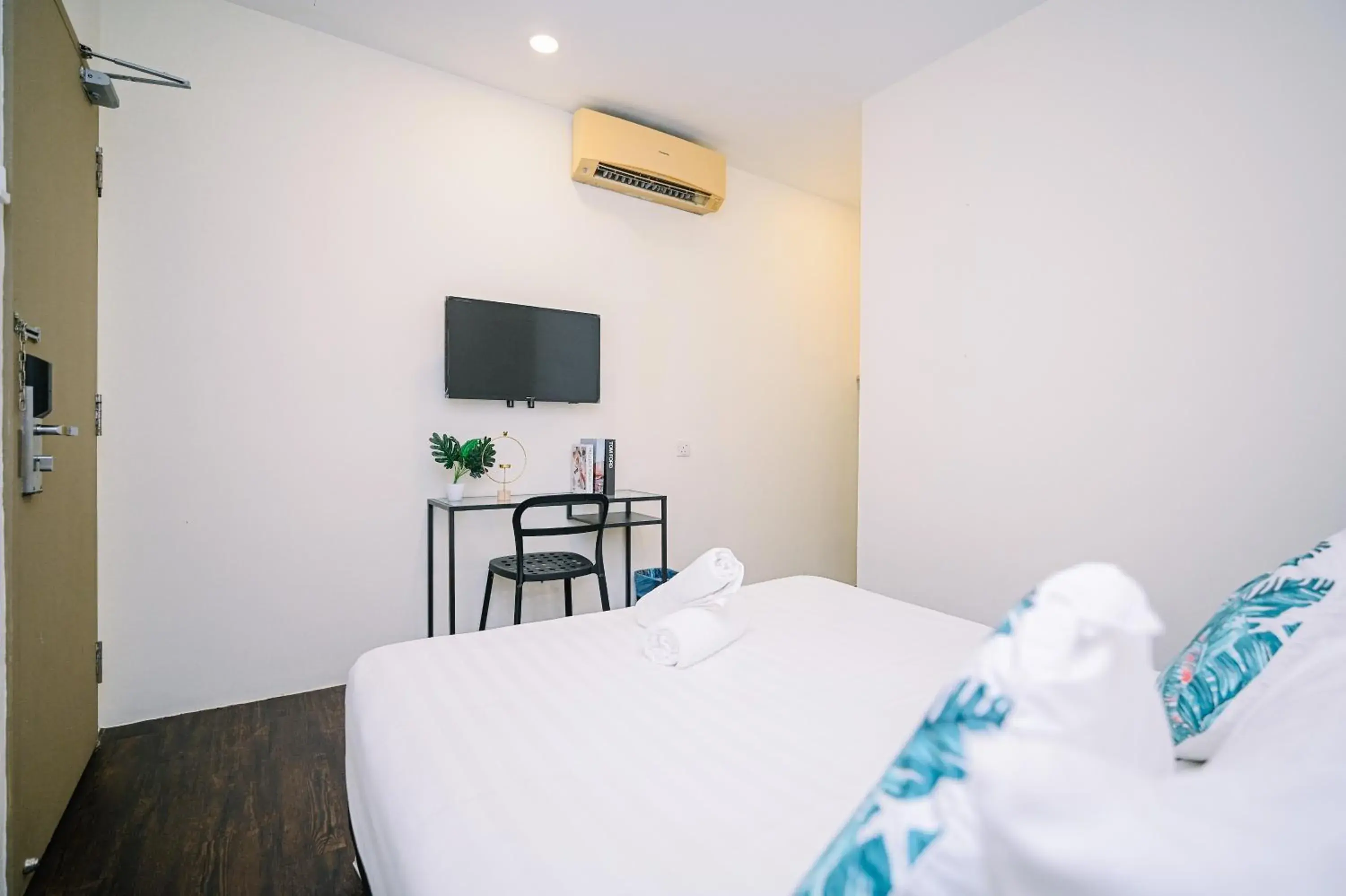 Bed in Swing & Pillows - Z Hotel Cyberjaya Bed in Swing & Pillows - Z Hotel Cyberjaya