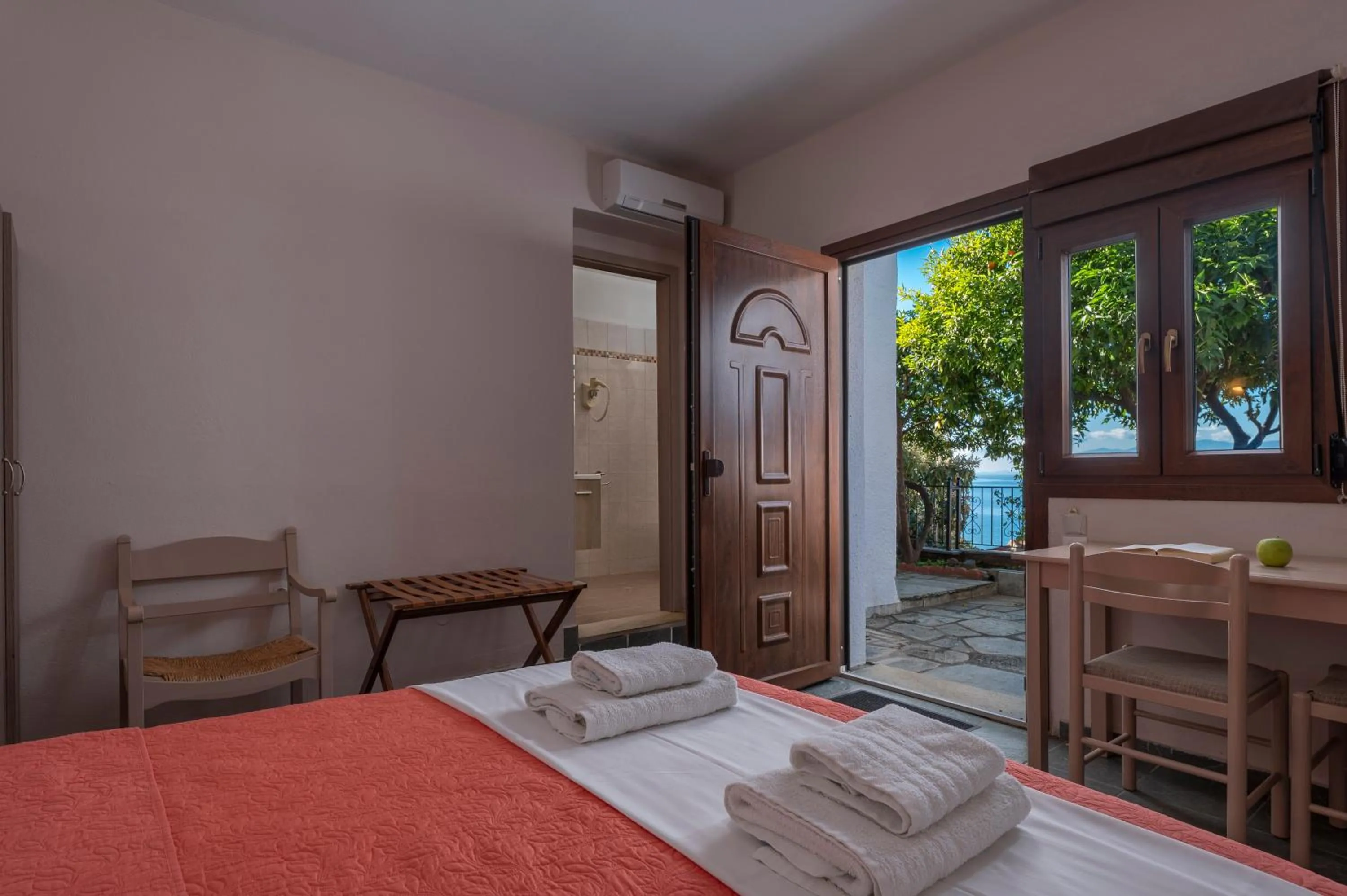 Bedroom, Bed in Agnanti Hotel Apartments