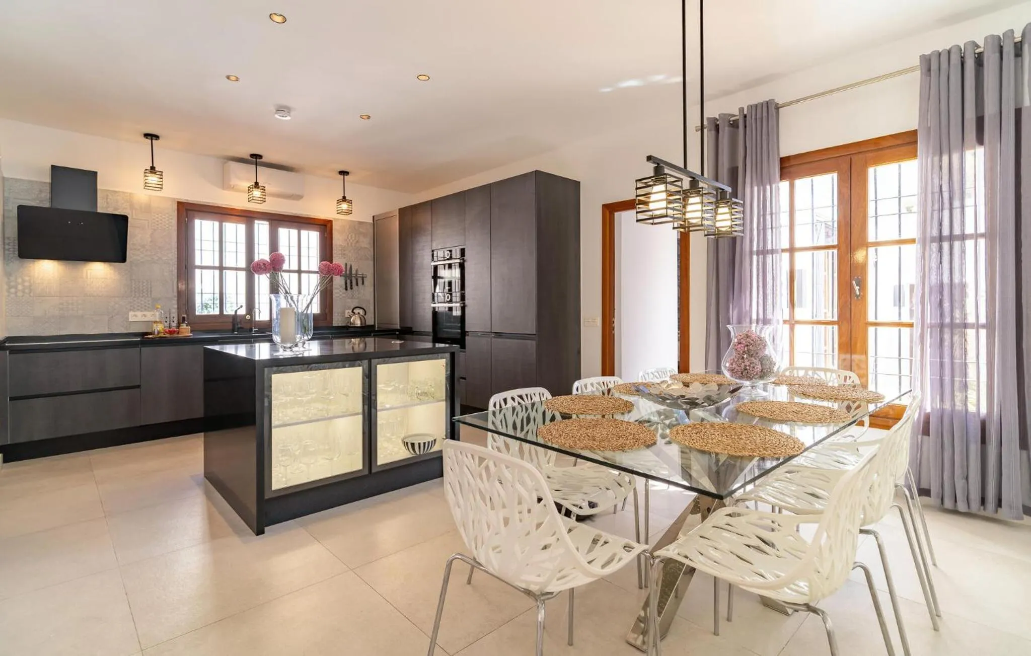 Kitchen or kitchenette in Gorgeous Home In Mijas With Wifi