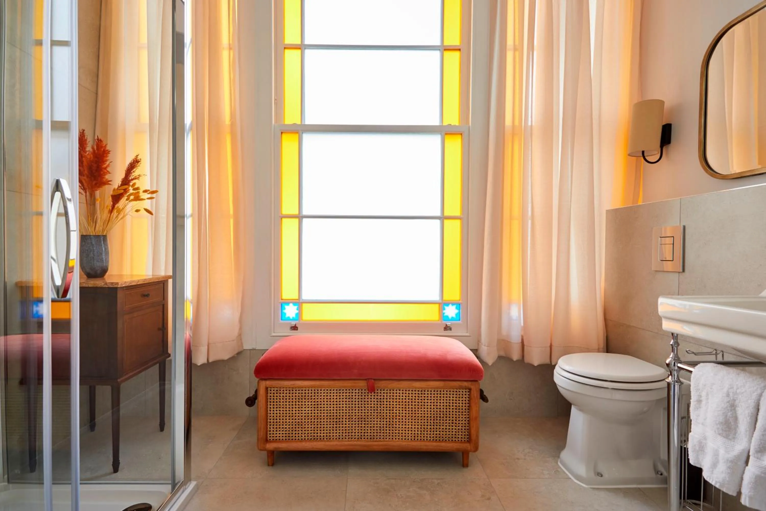 Bathroom, Bed in Georgian House Hotel