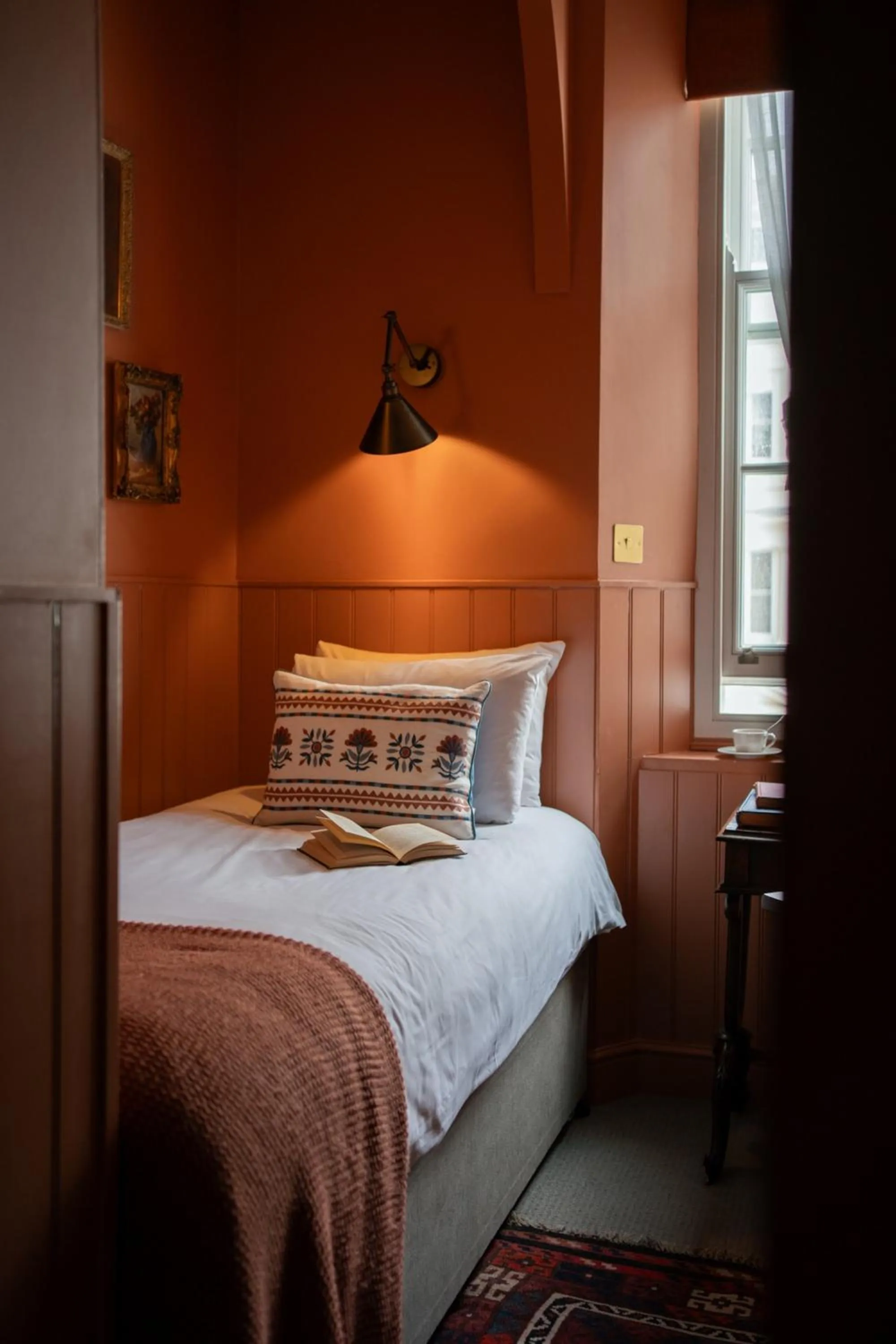 Photo of the whole room, Bed in Georgian House Hotel