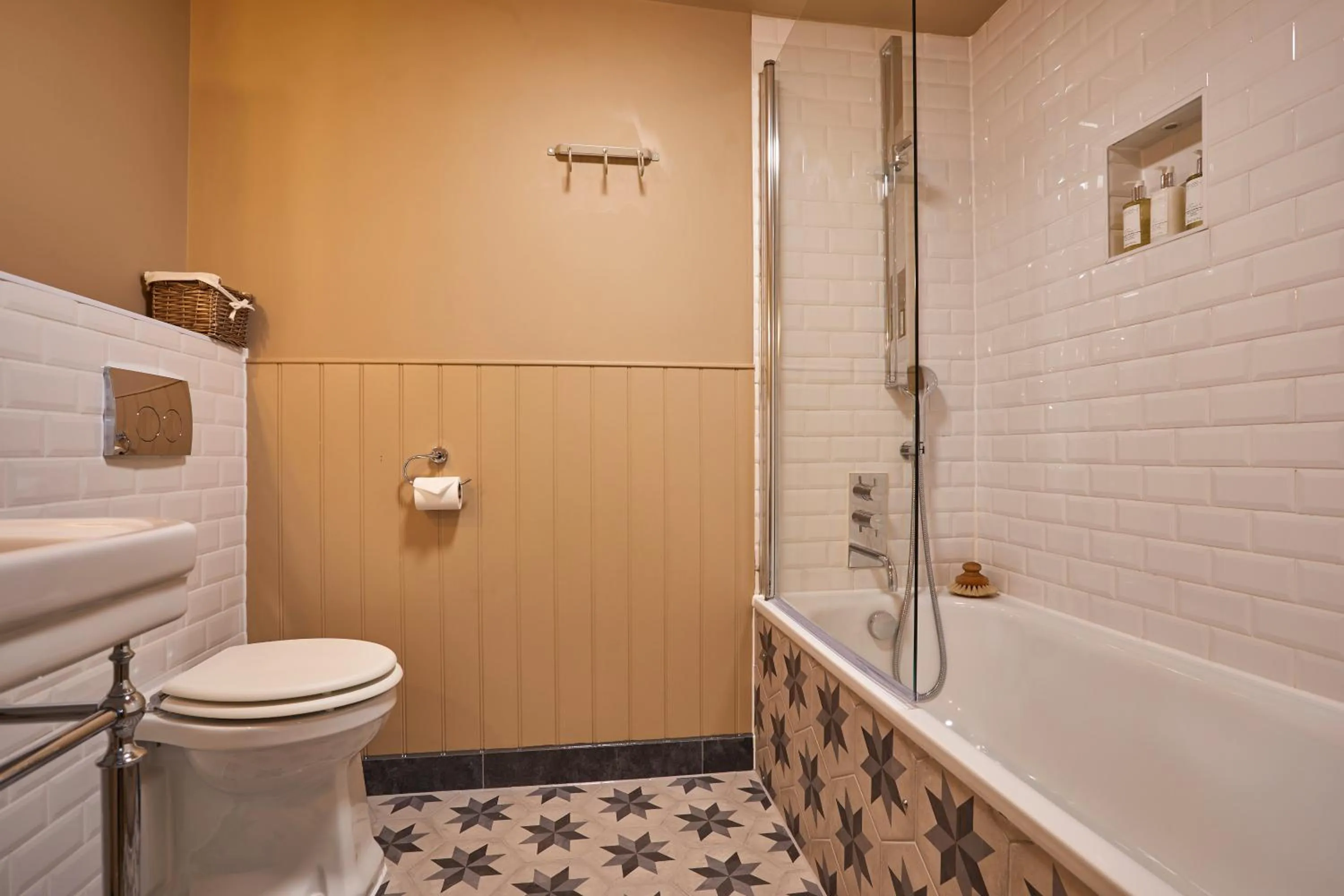 Bathroom in Georgian House Hotel