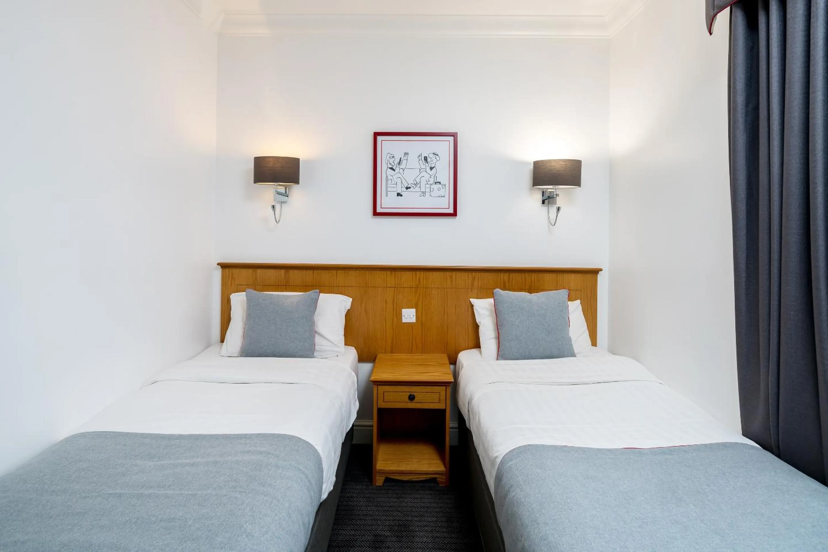 Bedroom, Bed in OYO Townhouse New England, London Victoria