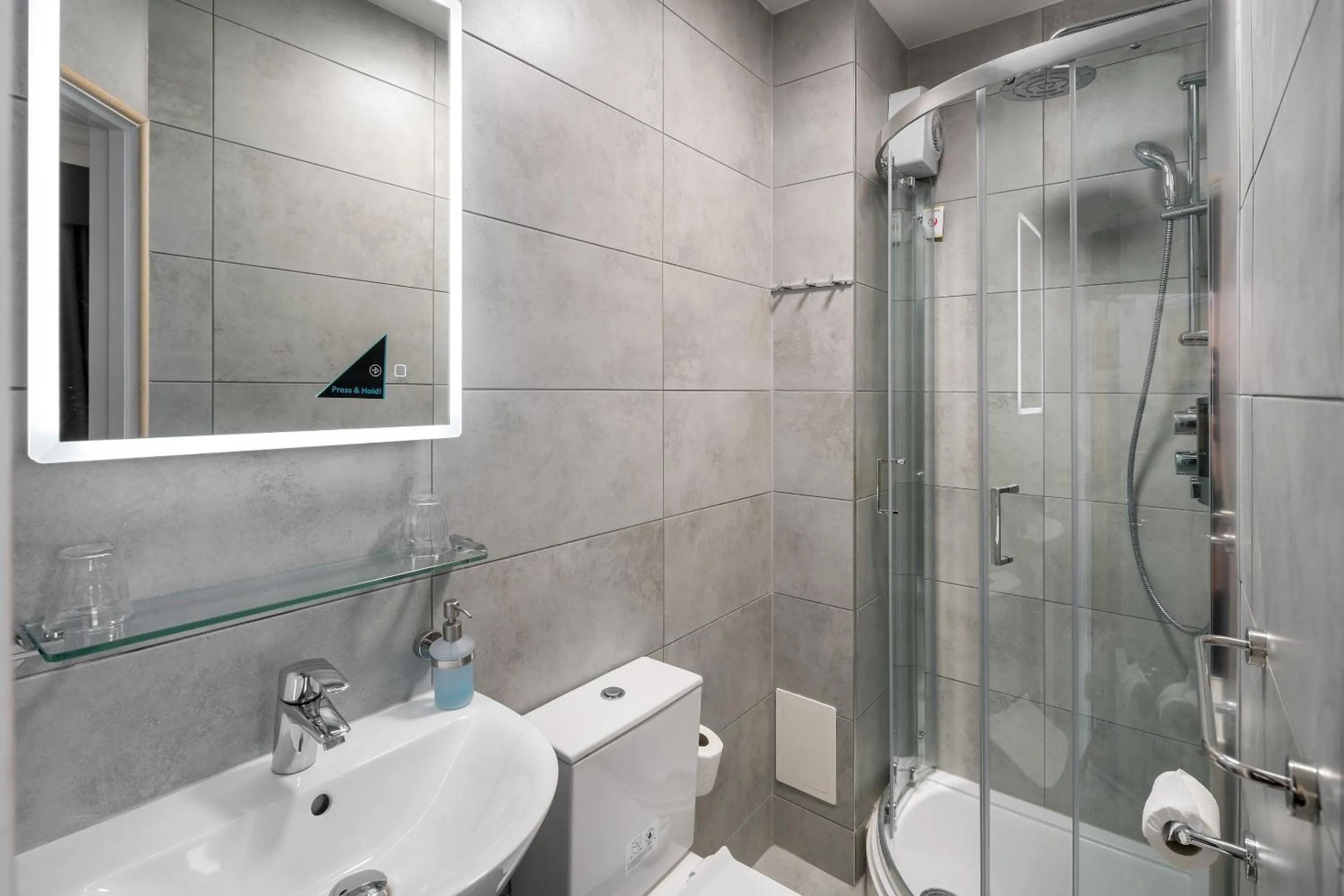 Bathroom in OYO Townhouse New England, London Victoria