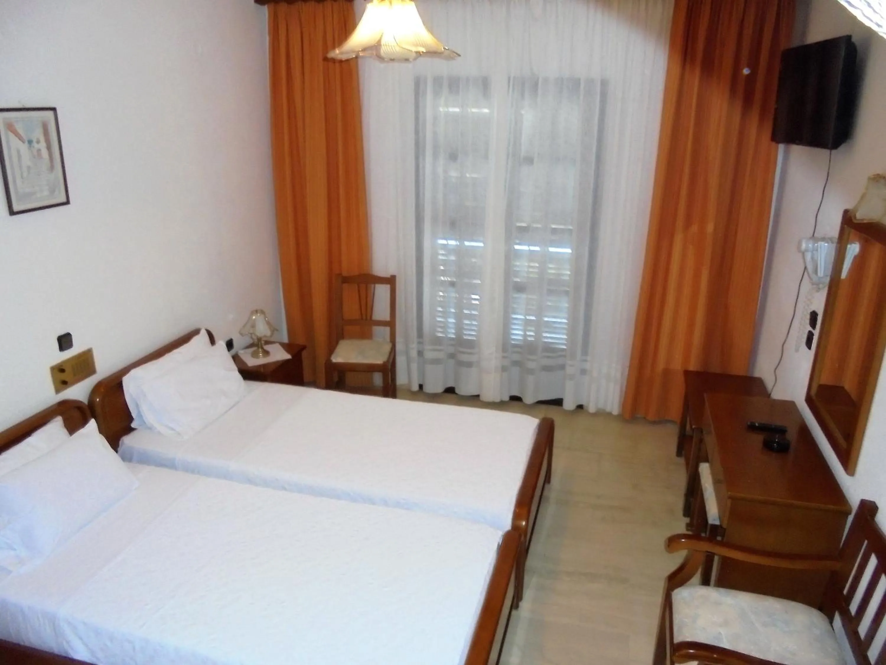 Bedroom, Bed in Hotel Paradise