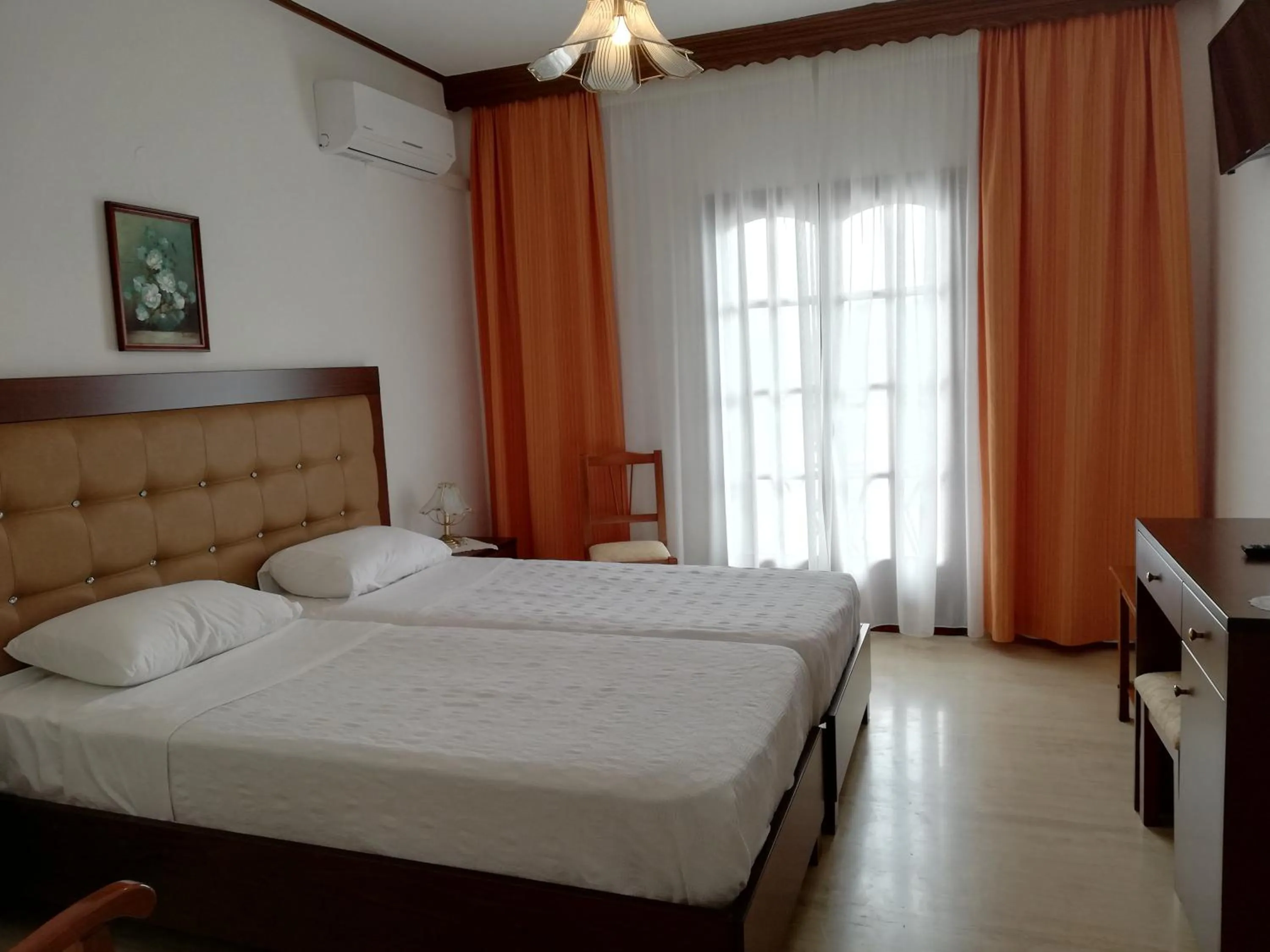 Bed in Hotel Paradise