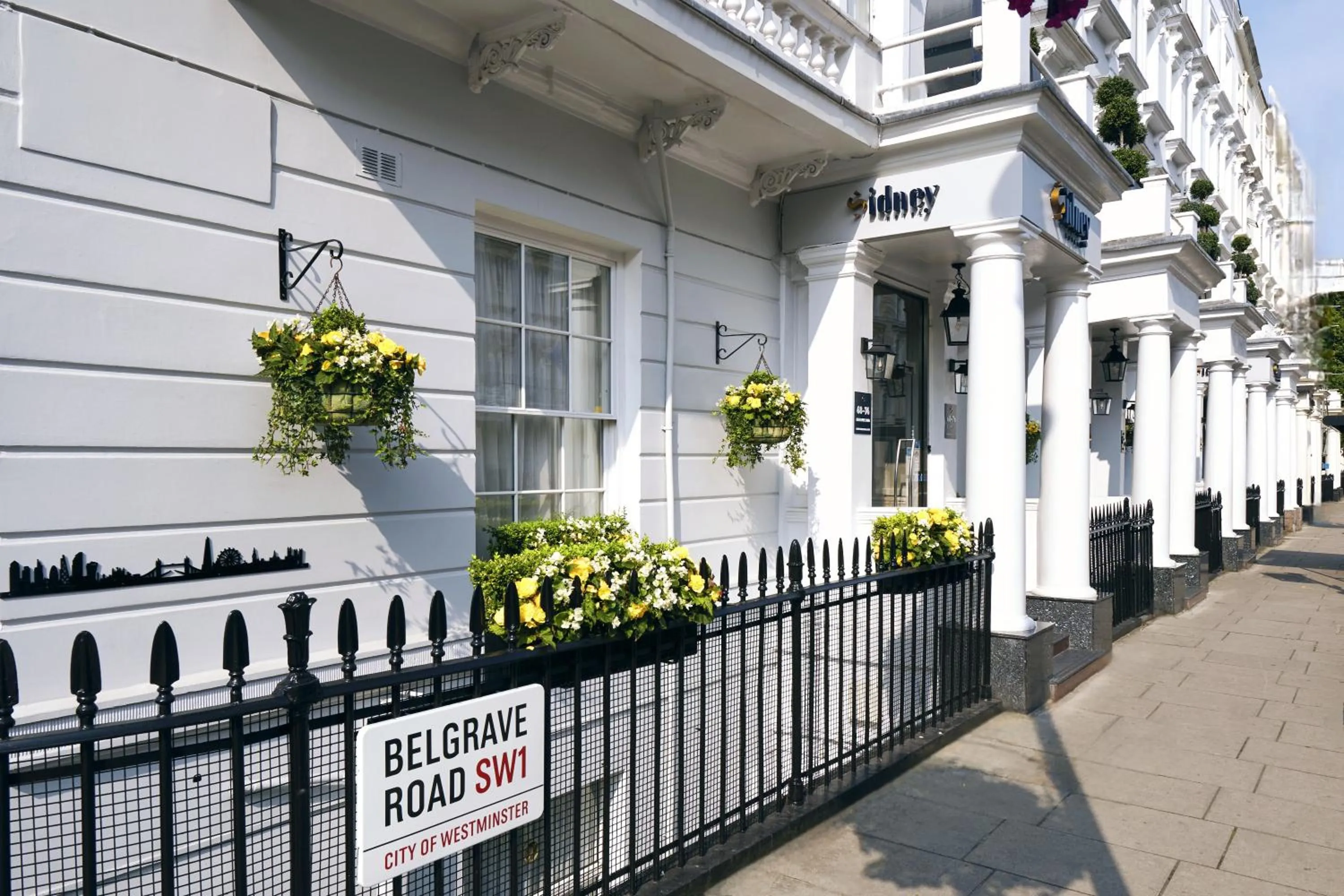 Property building in Sidney Hotel London-Victoria