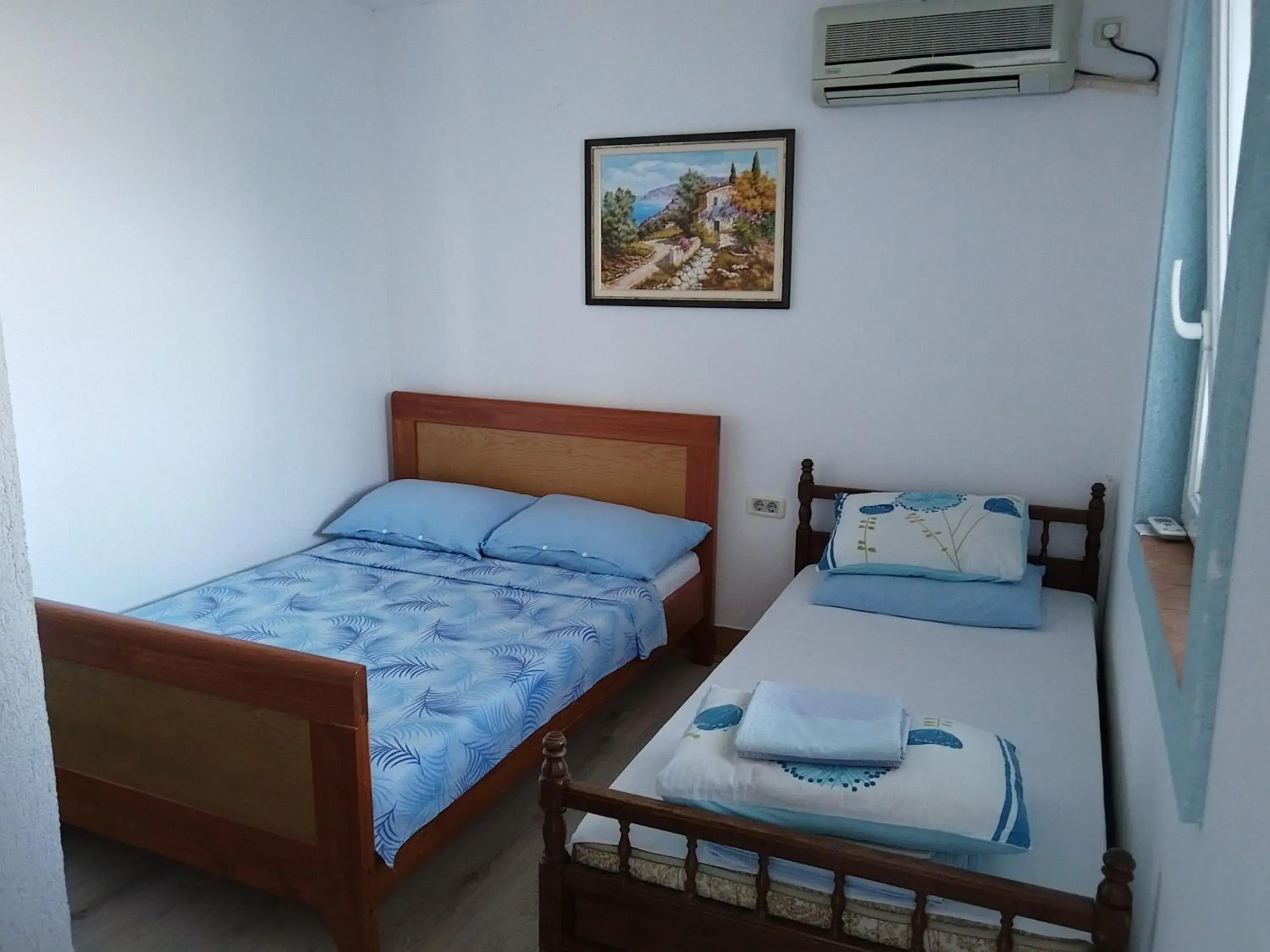 Standard Triple Room with Sea View - single occupancy in Apartmanes Volaric M Standard Triple Room with Sea View - single occupancy in Apartmanes Volaric M