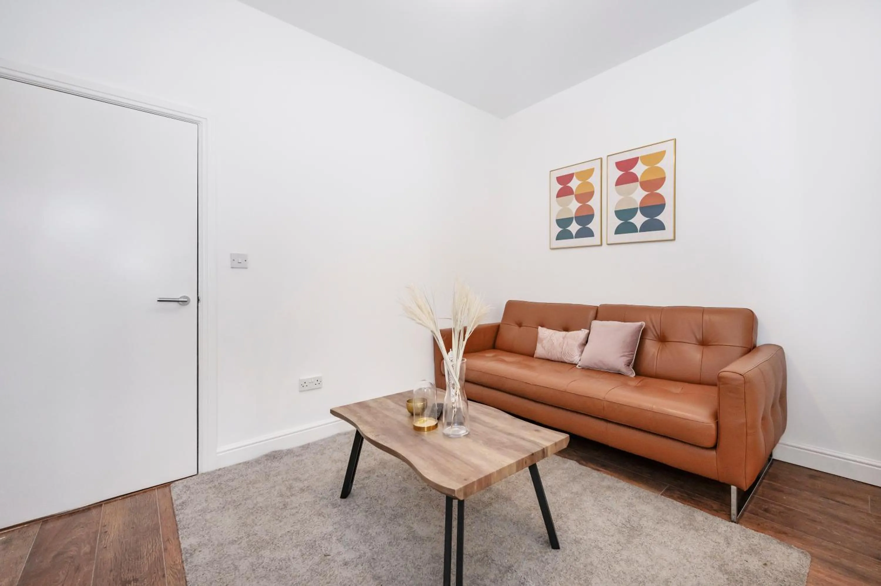 Beautiful Flat Near the Center 11 min by tube