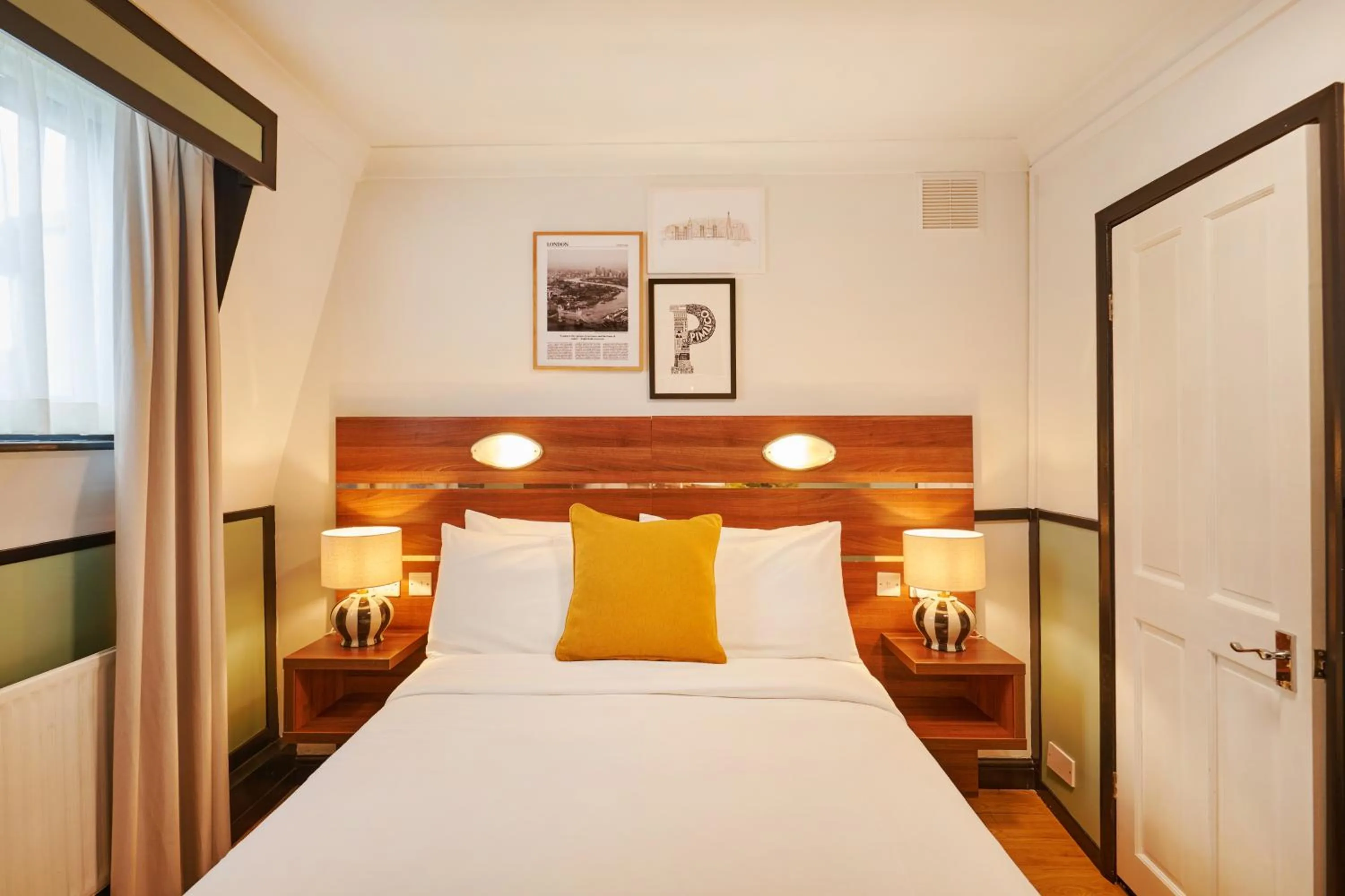 Bed in Huttons Hotel, Victoria London