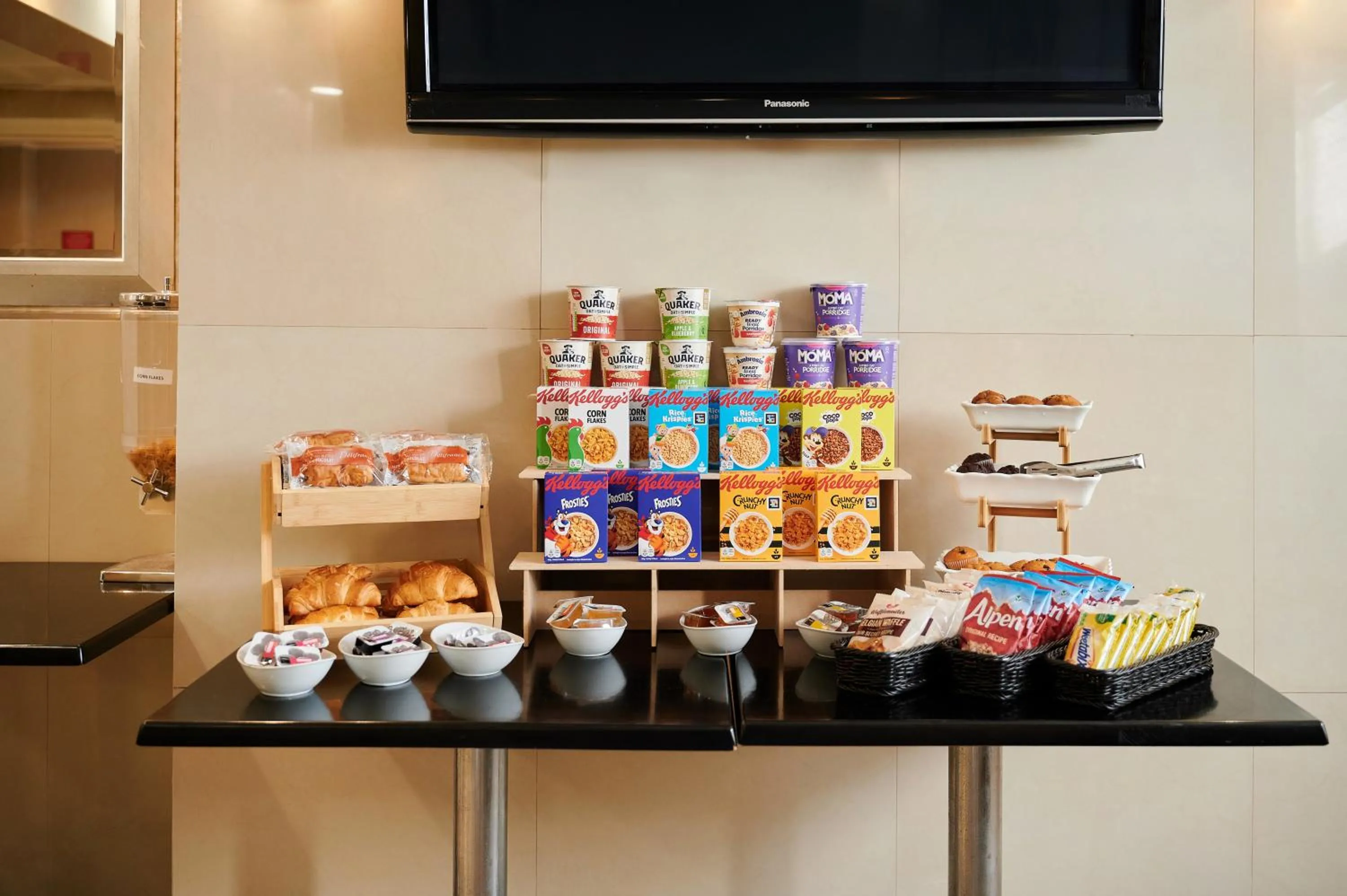 Breakfast in Huttons Hotel, Victoria London