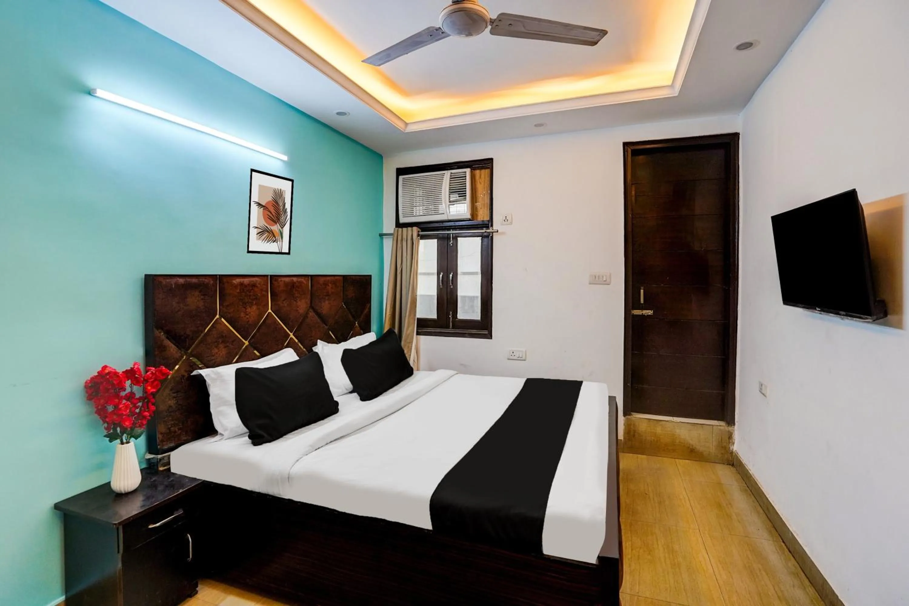 Lobby or reception, Bed in Super Hotel O Silver Key KD plaza Near Saket Metro station